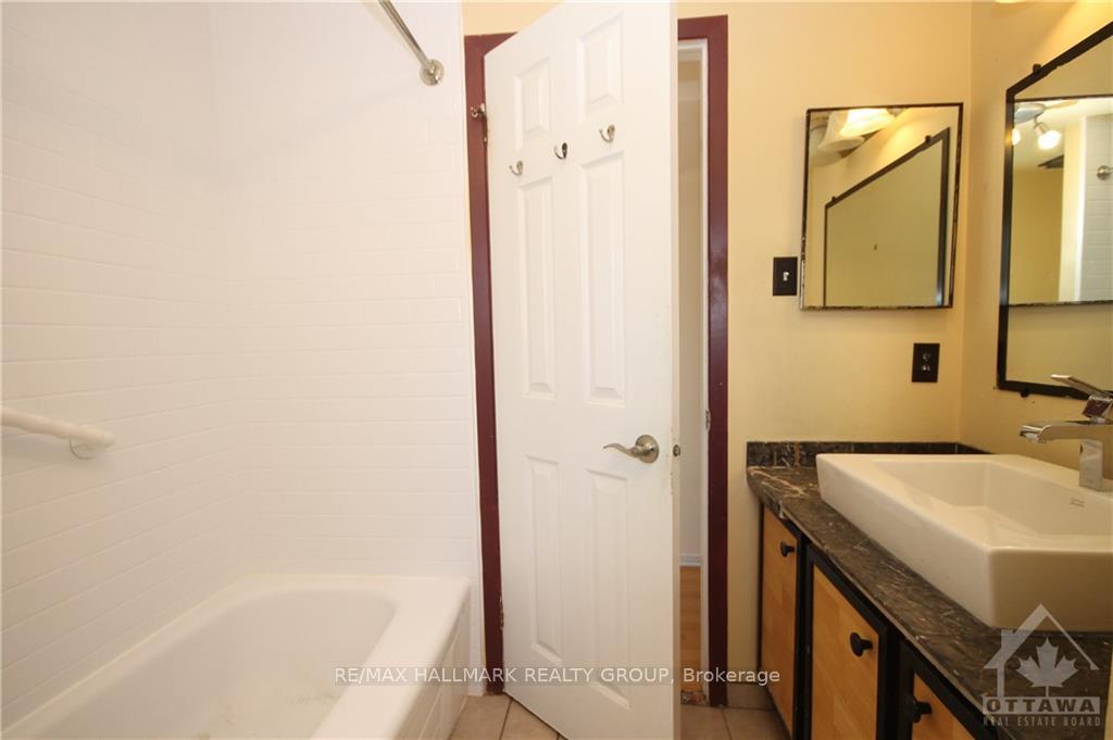 Photo 11 of 1659 Nordic Way, Ottawa, Pineview — HOMEH