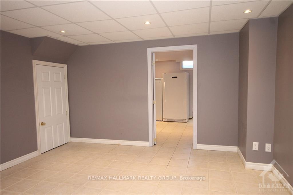 Photo 16 of 1659 Nordic Way, Ottawa, Pineview — HOMEH