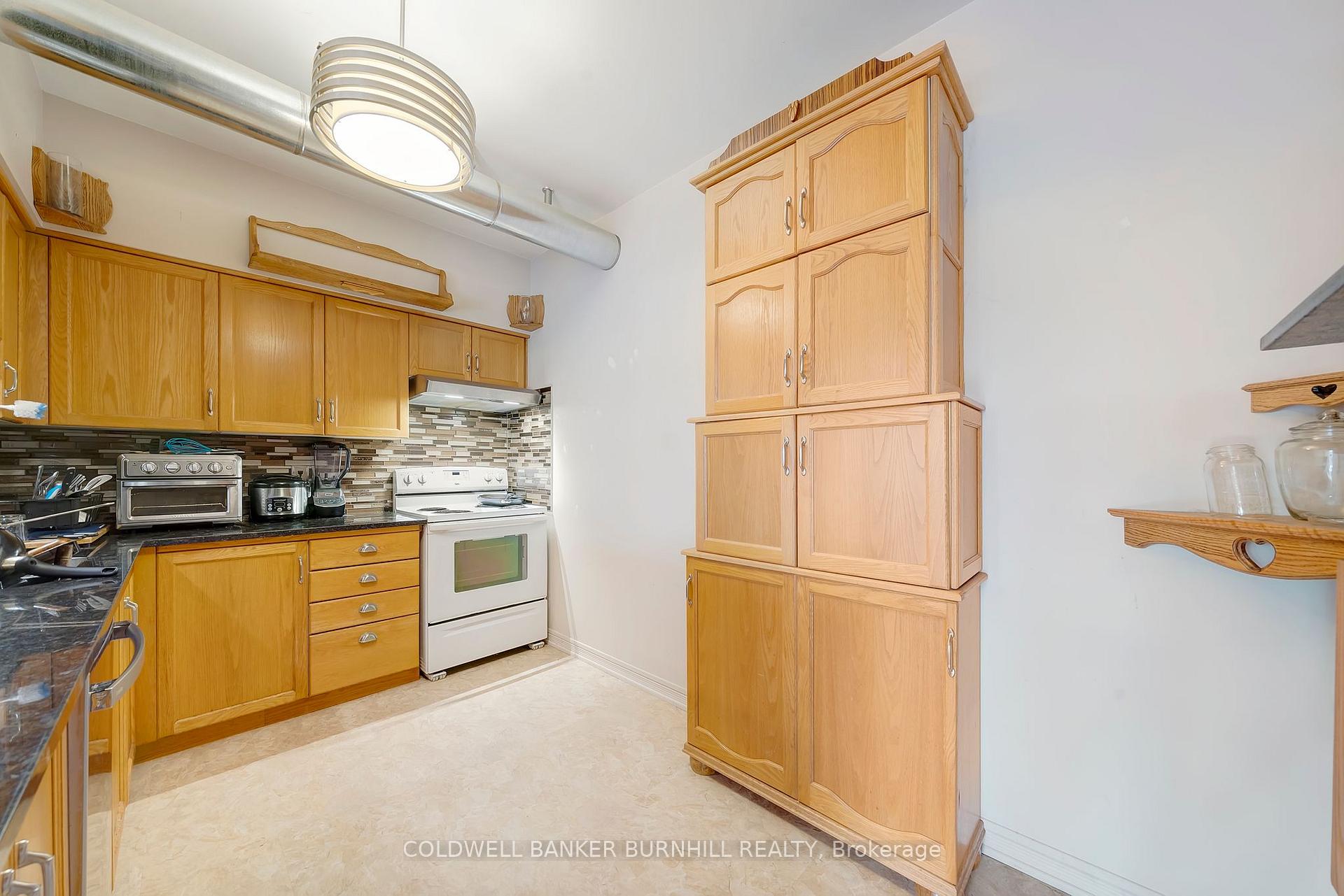 Photo 10 of Unit 112, 495 Highway 8, Hamilton, Stoney Creek — HOMEH