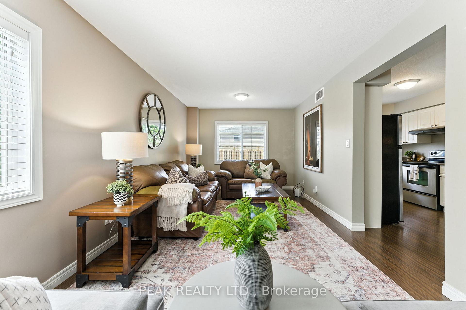 Photo 3 of 11 Macpherson Drive, Brant, Paris — HOMEH