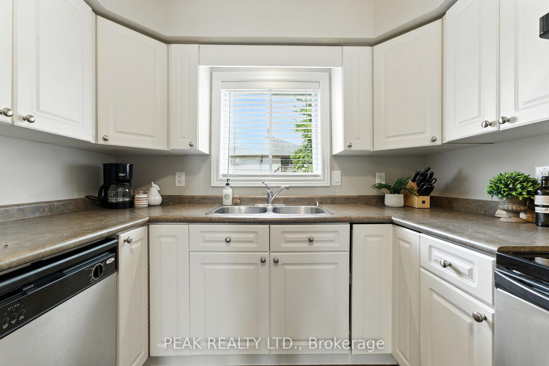 Photo 6 of 11 Macpherson Drive, Brant, Paris — HOMEH