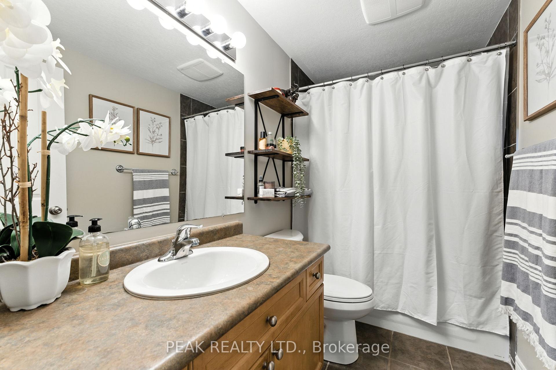 Photo 12 of 11 Macpherson Drive, Brant, Paris — HOMEH
