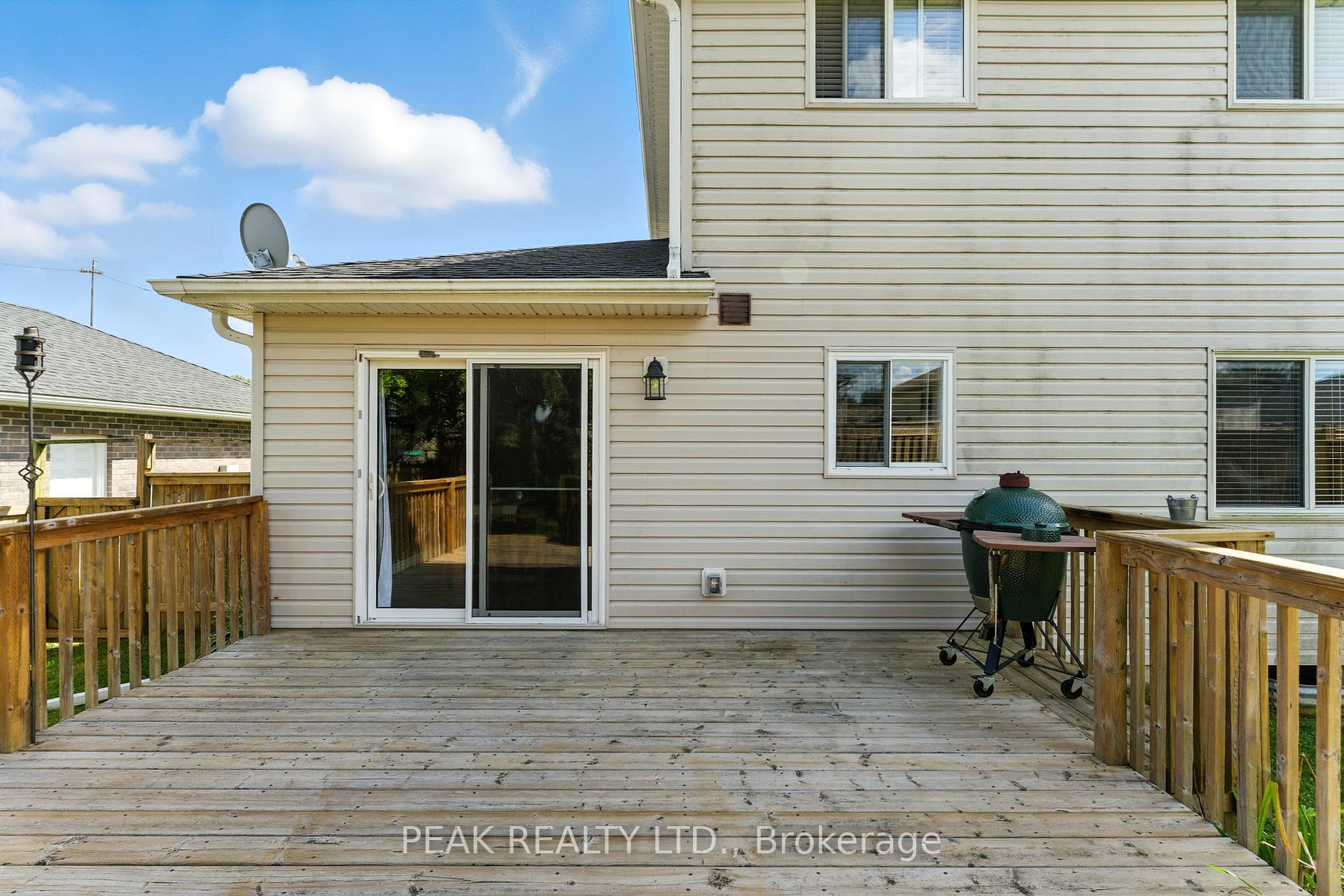 Photo 21 of 11 Macpherson Drive, Brant, Paris — HOMEH