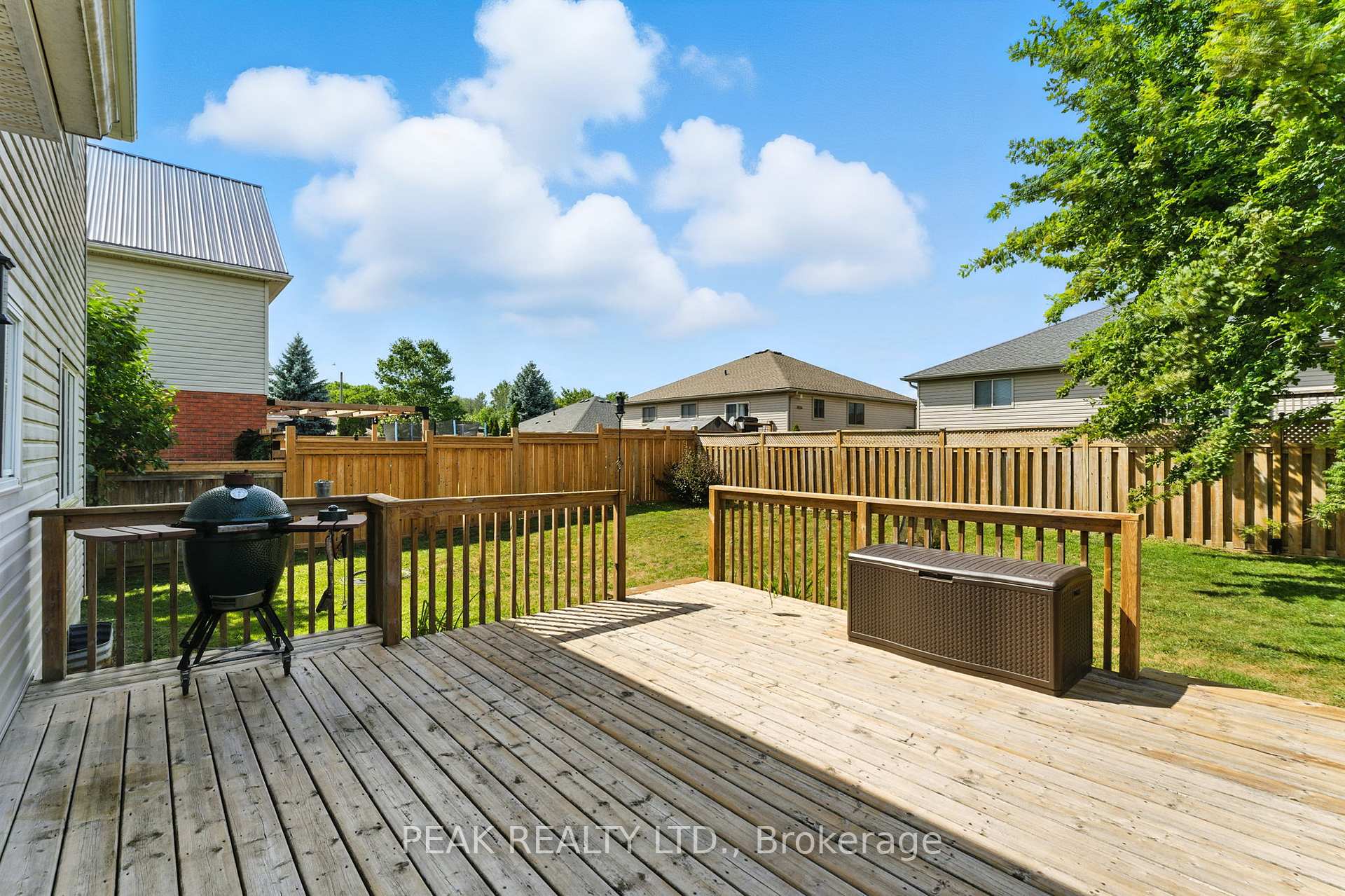 Photo 24 of 11 Macpherson Drive, Brant, Paris — HOMEH