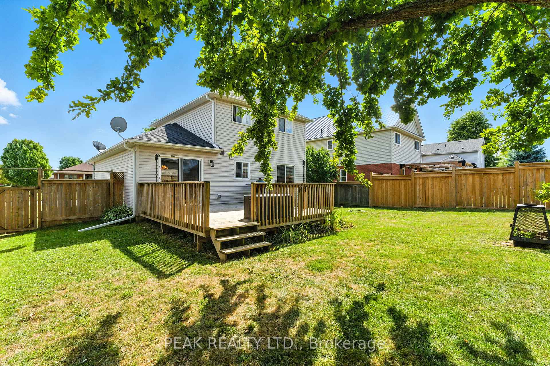 Photo 22 of 11 Macpherson Drive, Brant, Paris — HOMEH