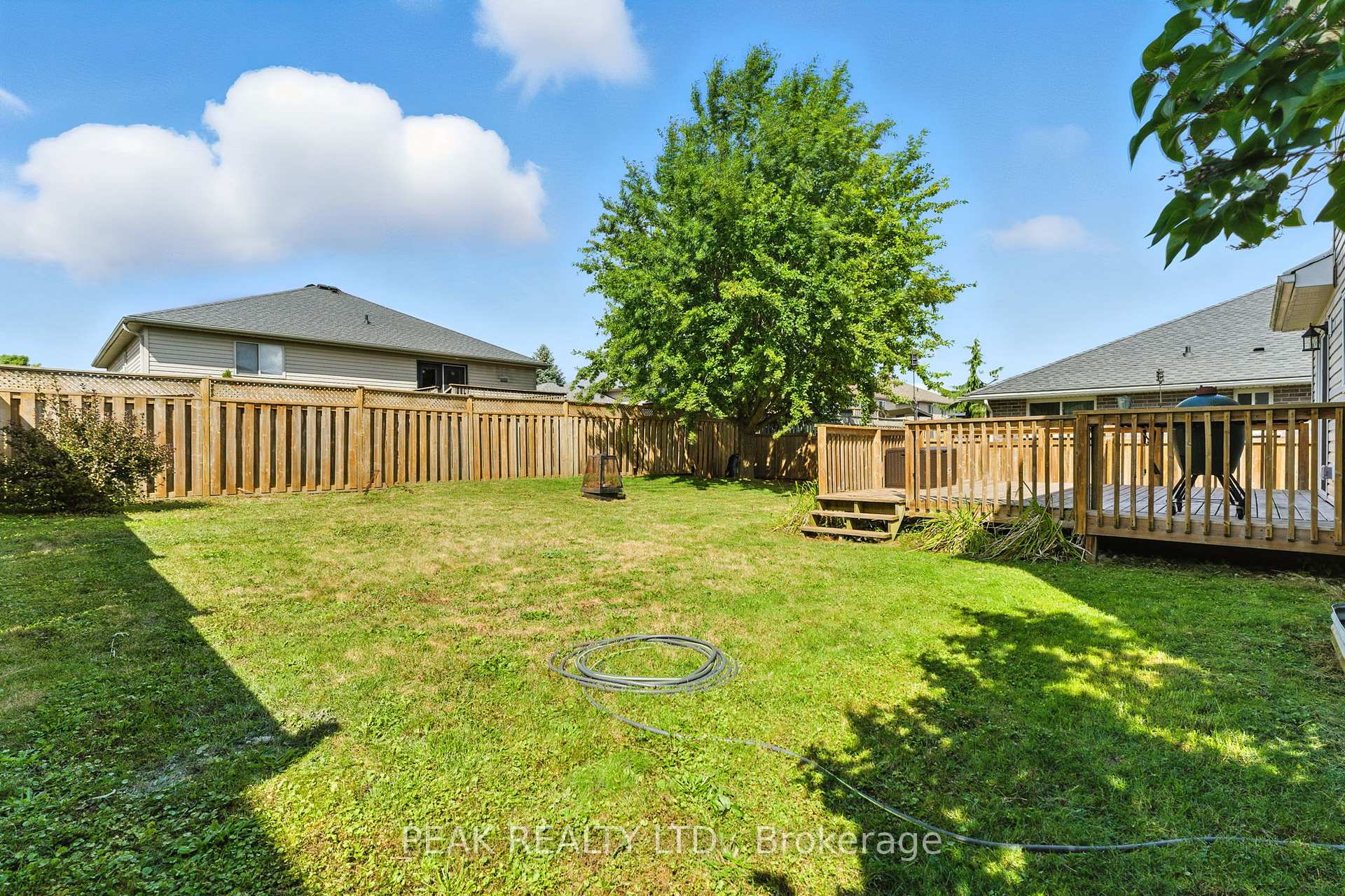 Photo 28 of 11 Macpherson Drive, Brant, Paris — HOMEH