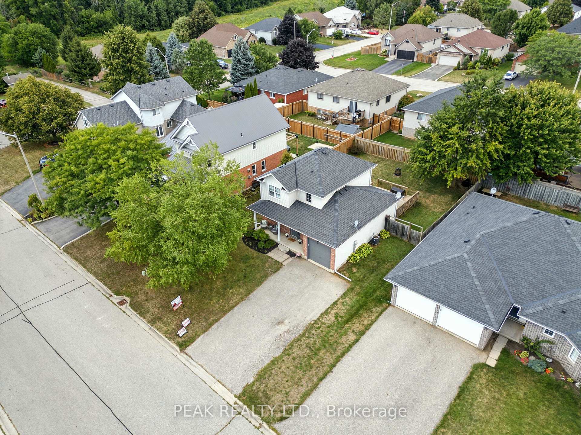 Photo 27 of 11 Macpherson Drive, Brant, Paris — HOMEH