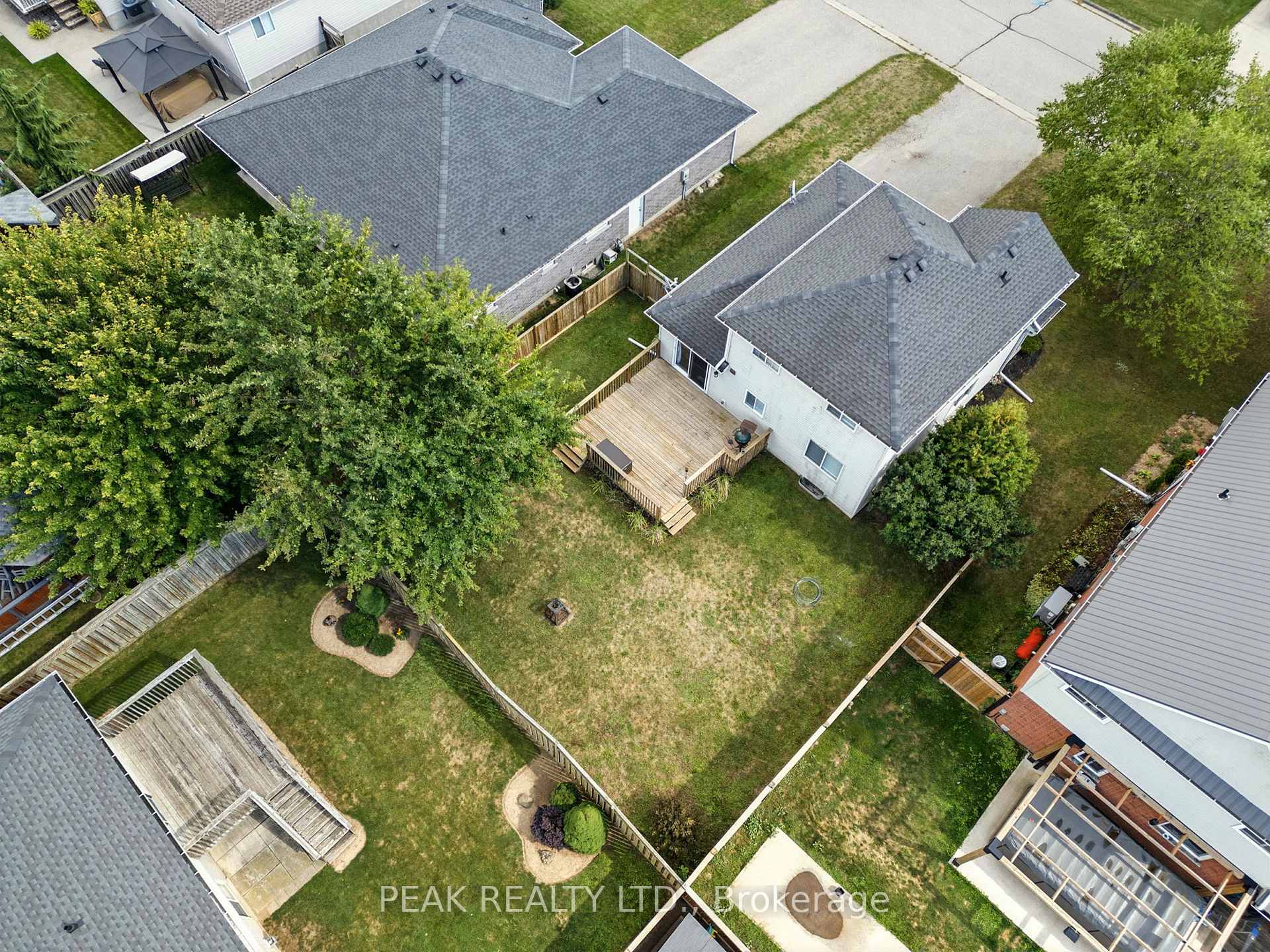 Photo 29 of 11 Macpherson Drive, Brant, Paris — HOMEH