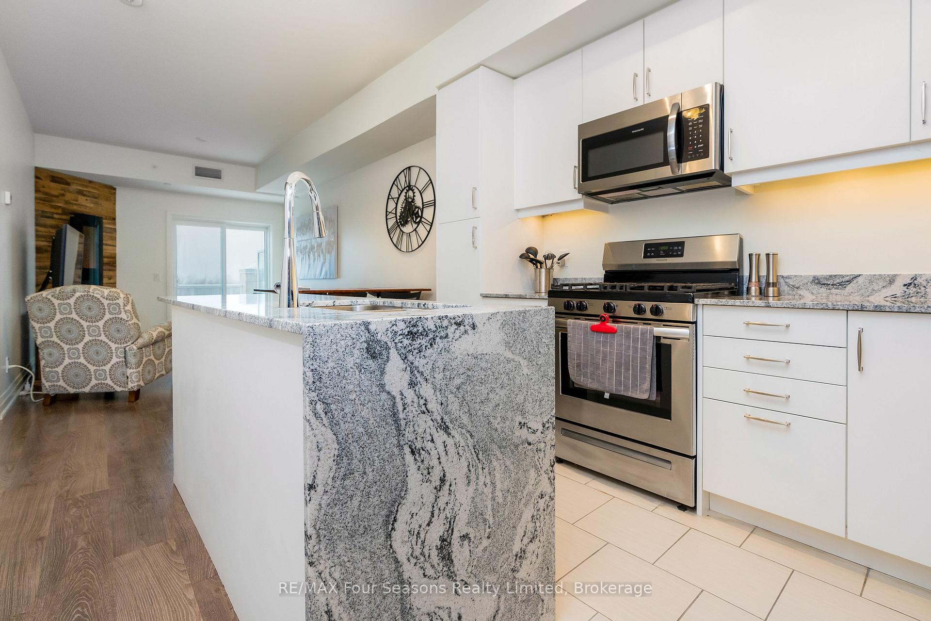 Photo 5 of Unit 403, 17 Spooner Crescent, Collingwood — HOMEH