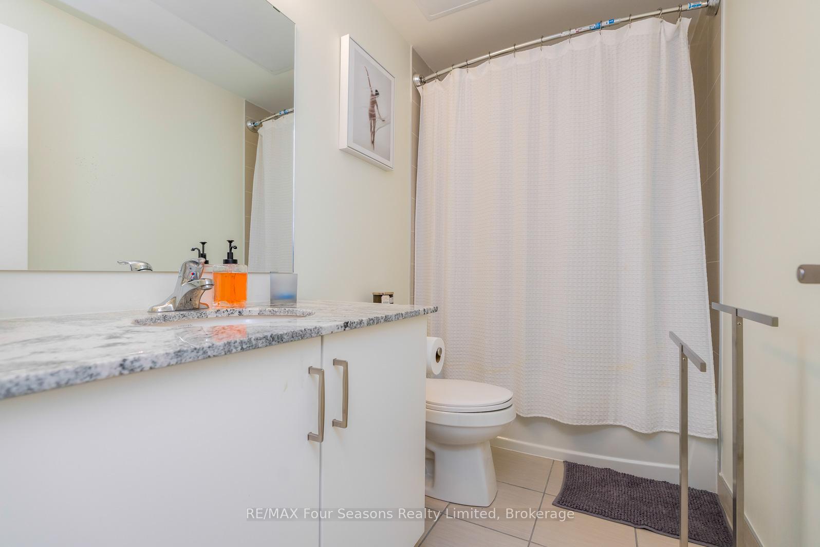Photo 15 of Unit 403, 17 Spooner Crescent, Collingwood — HOMEH