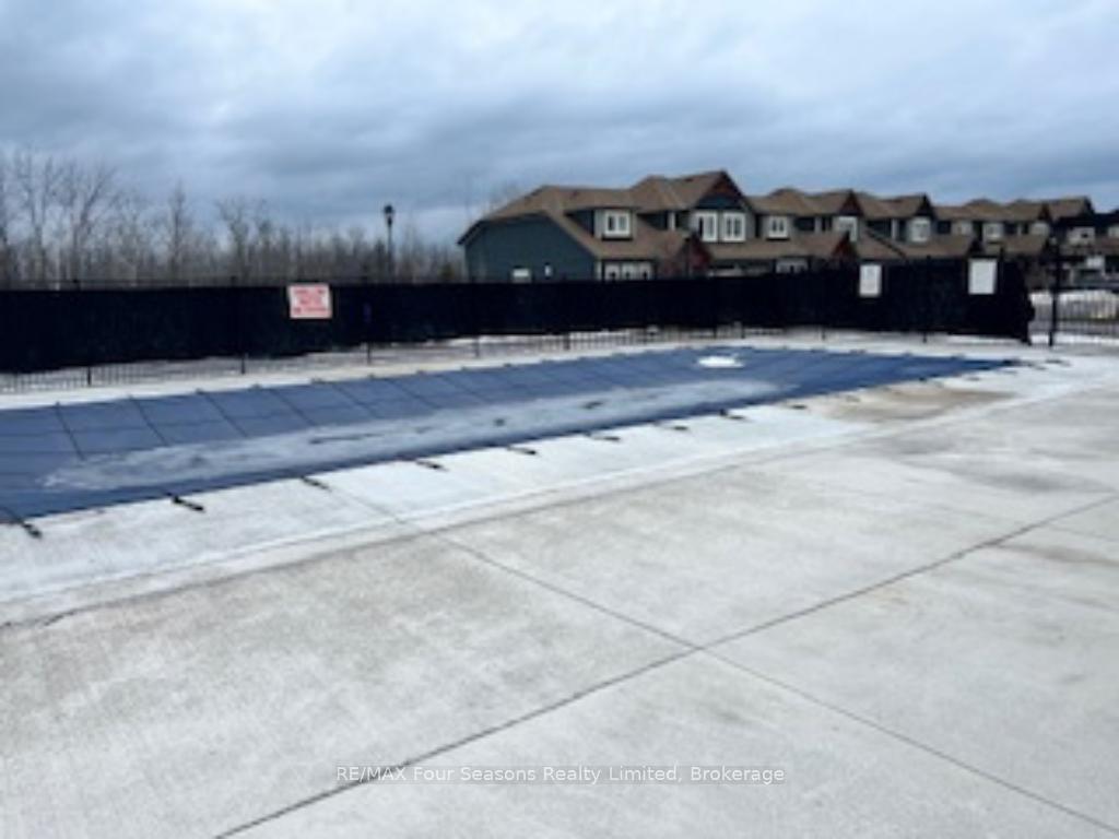 Photo 16 of Unit 403, 17 Spooner Crescent, Collingwood — HOMEH