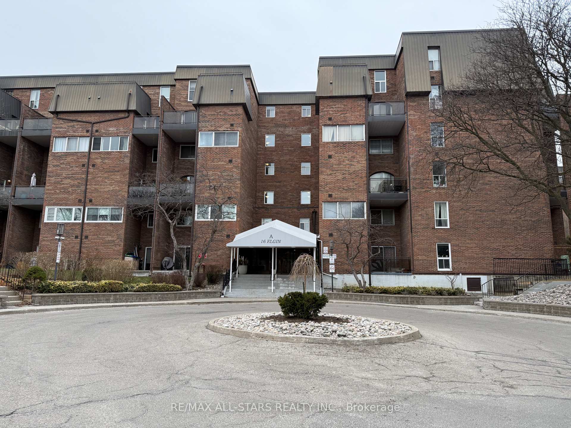 Photo 1 of Unit 124, 16A Elgin Street N, Markham, Thornhill — HOMEH
