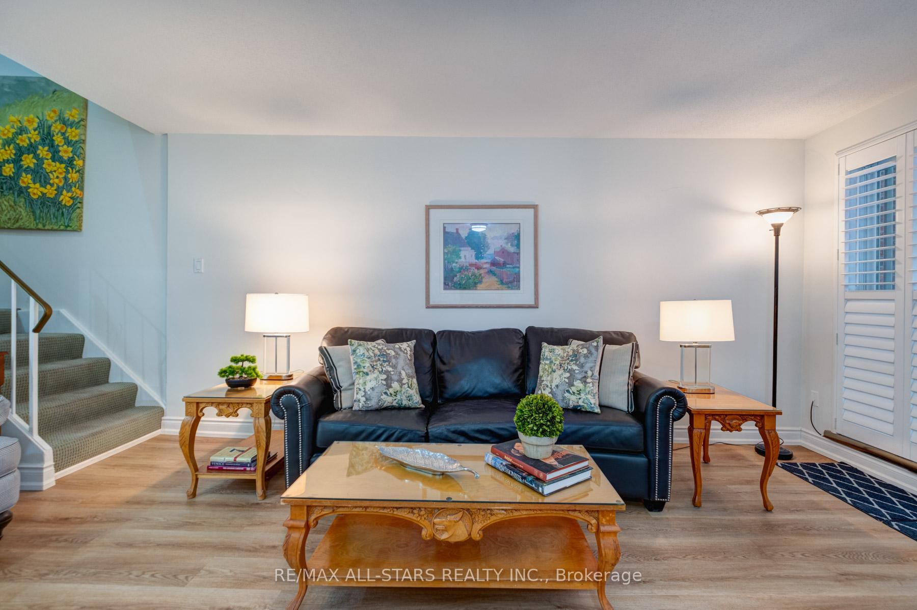 Photo 9 of Unit 124, 16A Elgin Street N, Markham, Thornhill — HOMEH