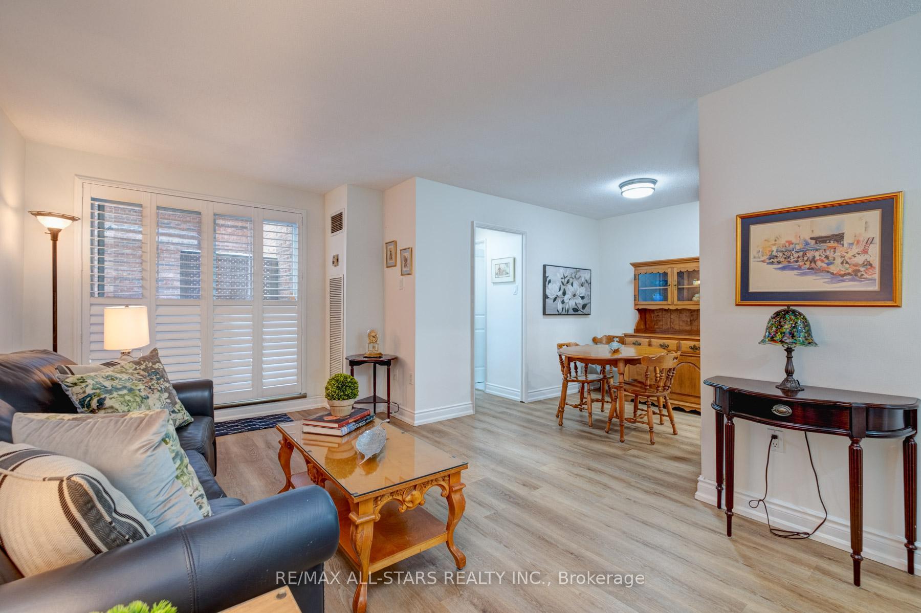 Photo 13 of Unit 124, 16A Elgin Street N, Markham, Thornhill — HOMEH