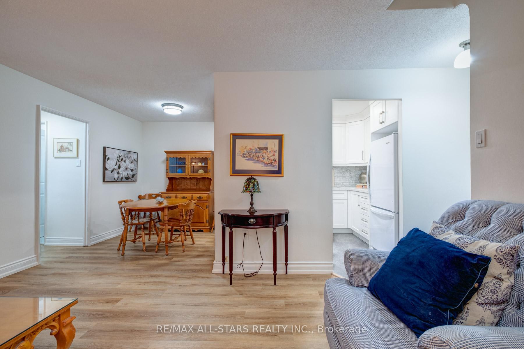 Photo 14 of Unit 124, 16A Elgin Street N, Markham, Thornhill — HOMEH