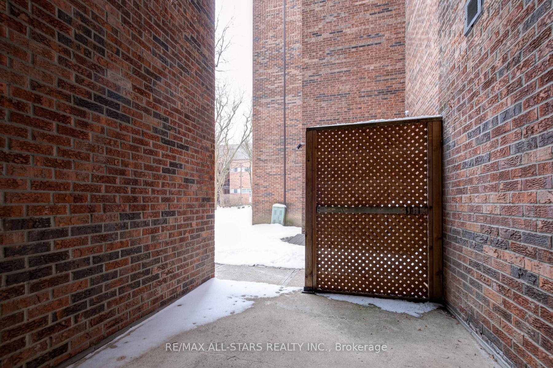 Photo 22 of Unit 124, 16A Elgin Street N, Markham, Thornhill — HOMEH