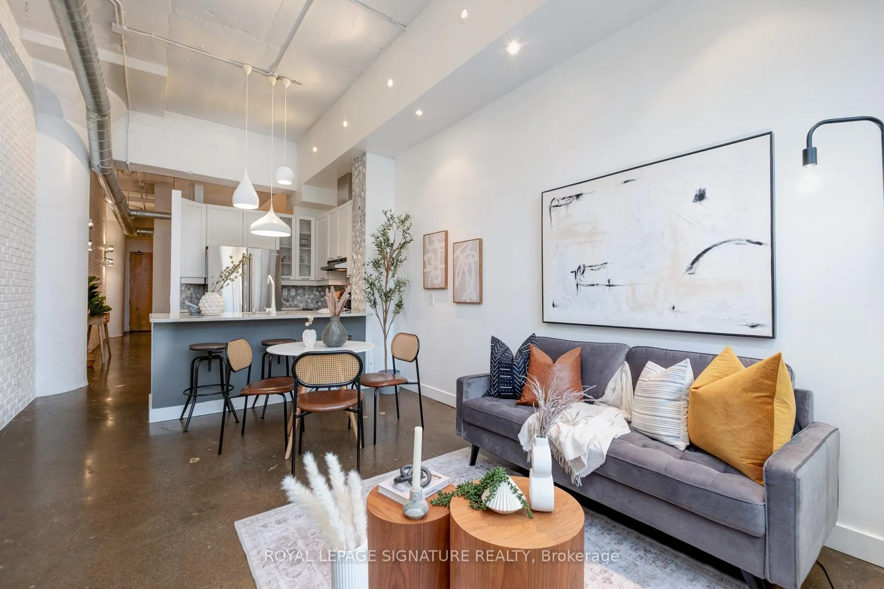 Front of Unit 418, 155 Dalhousie Street
