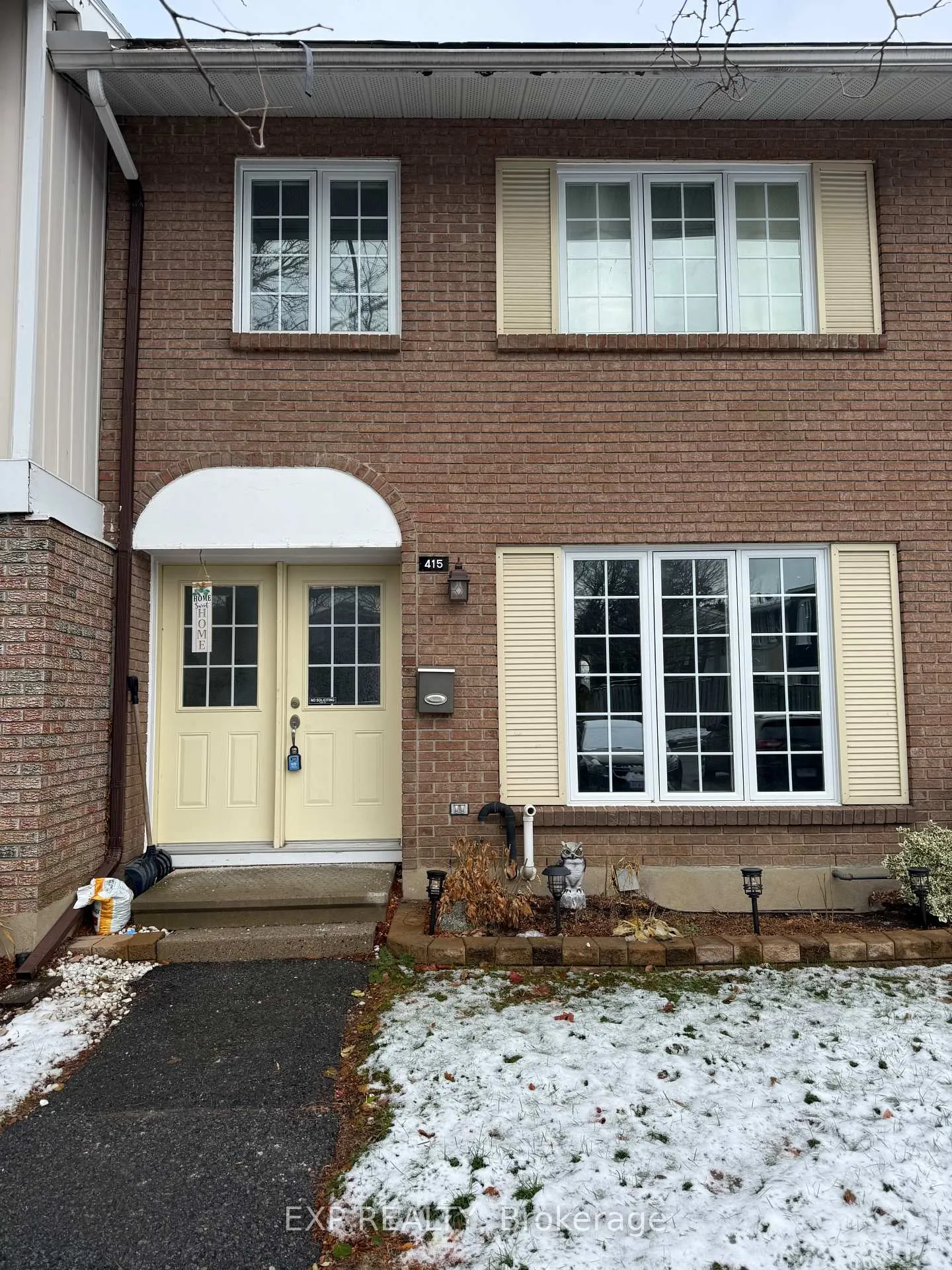 Front of 415 Kintyre Private