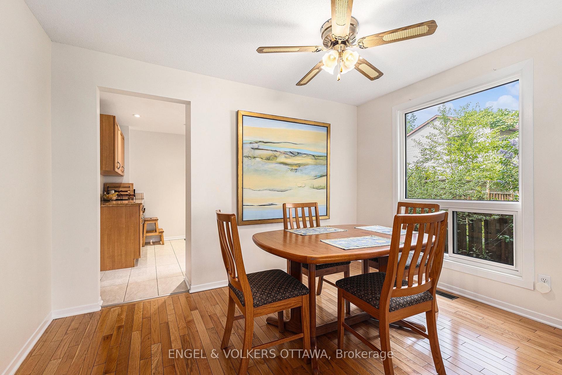 Photo 10 of 14 Farm Gate Crescent, Ottawa, Borden Farm/Stewart Farm/Carleton Heights/Parkwood Hills — HOMEH