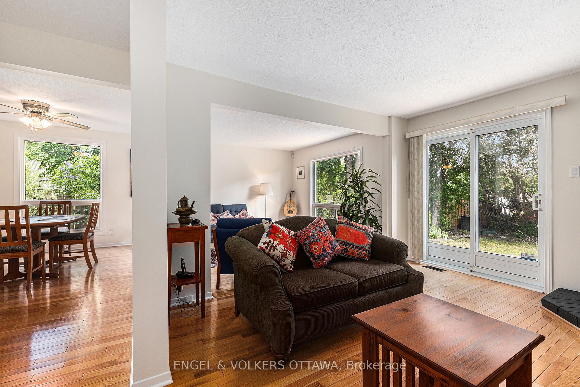 Photo 18 of 14 Farm Gate Crescent, Ottawa, Borden Farm/Stewart Farm/Carleton Heights/Parkwood Hills — HOMEH