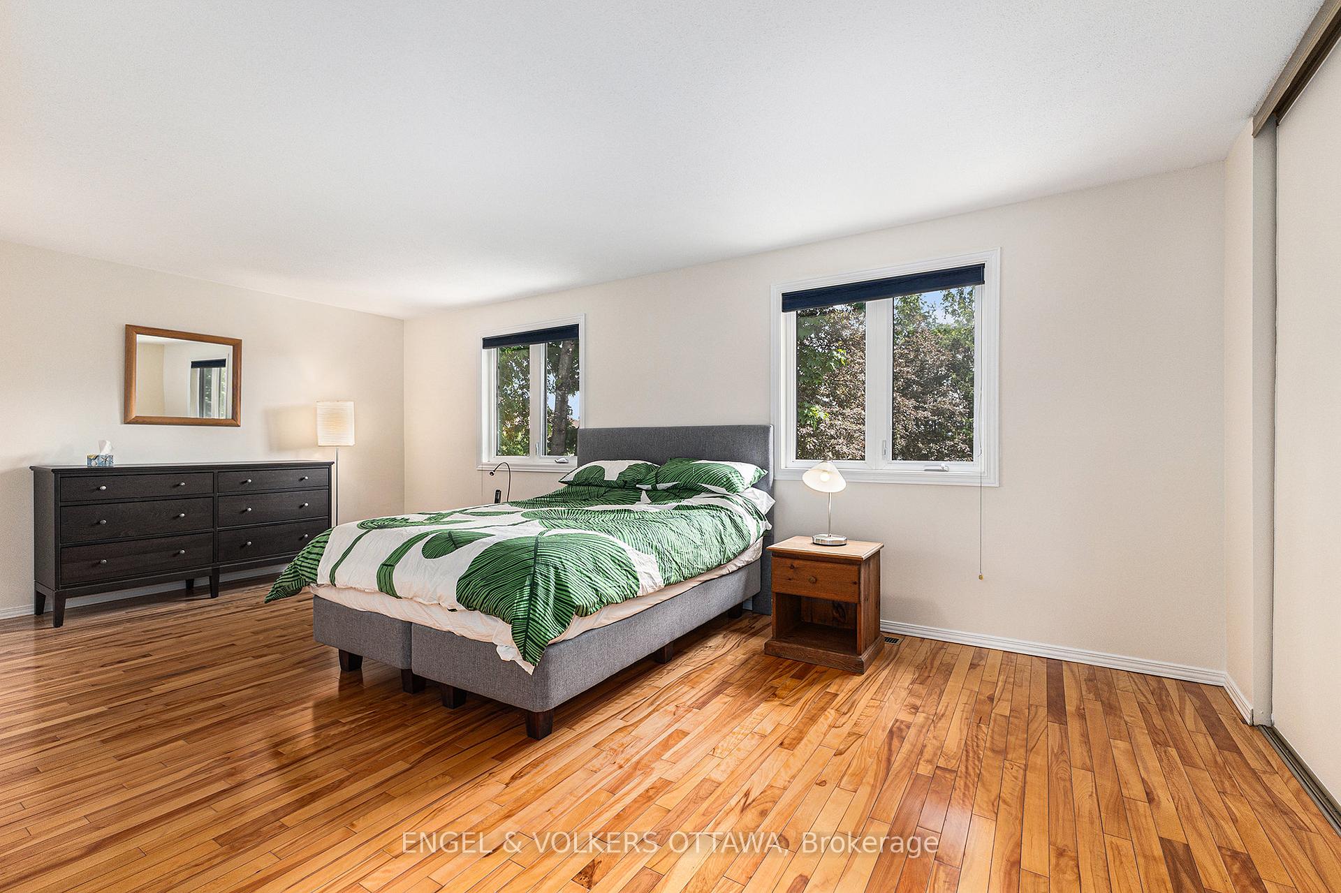 Photo 16 of 14 Farm Gate Crescent, Ottawa, Borden Farm/Stewart Farm/Carleton Heights/Parkwood Hills — HOMEH