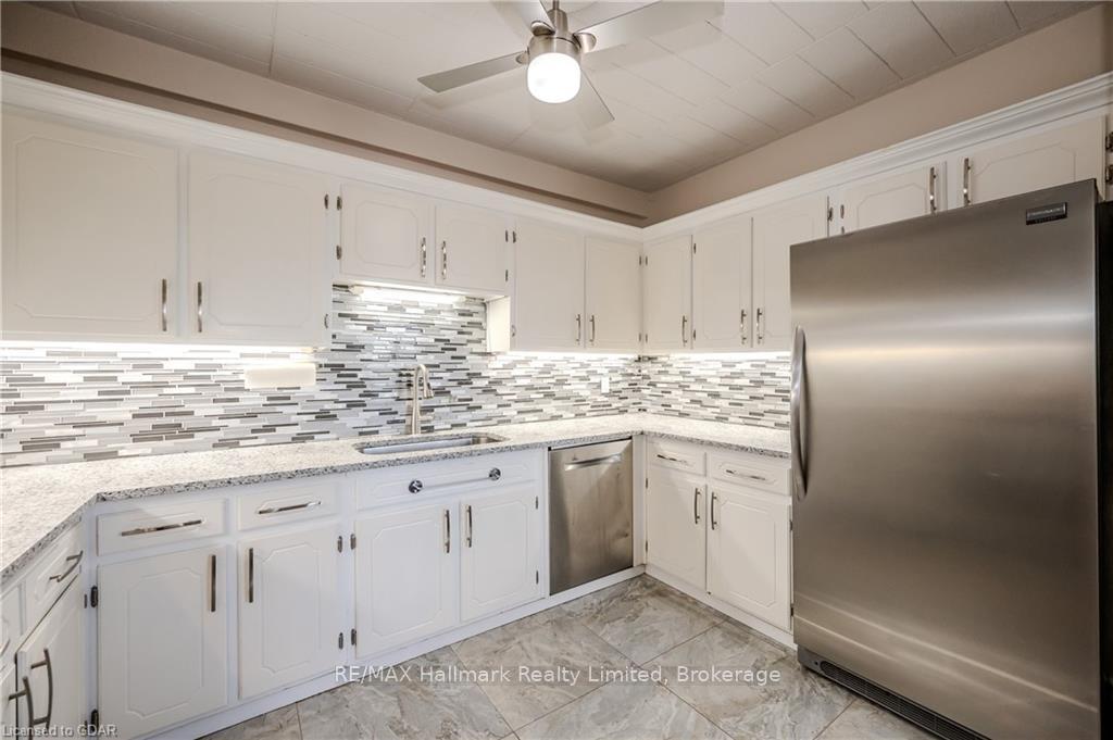 Photo 3 of Unit 707, 29 West Avenue, Kitchener — HOMEH