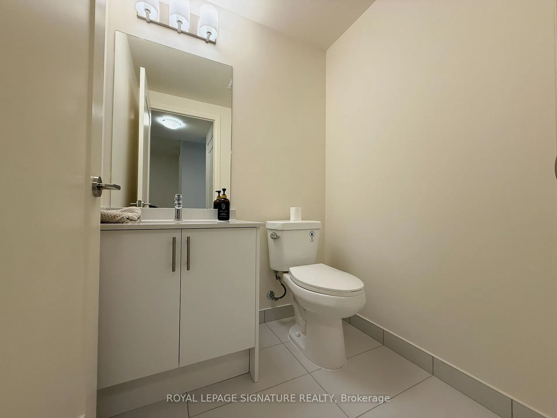 Photo 3 of Unit 1412, 27 Korda Gate, Vaughan, Vellore Village — HOMEH