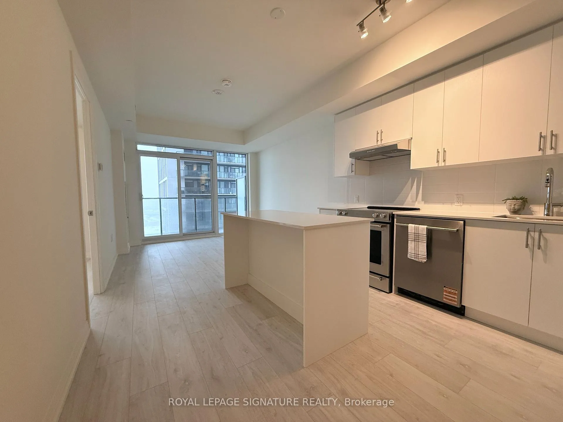 Photo 5 of Unit 1412, 27 Korda Gate, Vaughan, Vellore Village — HOMEH