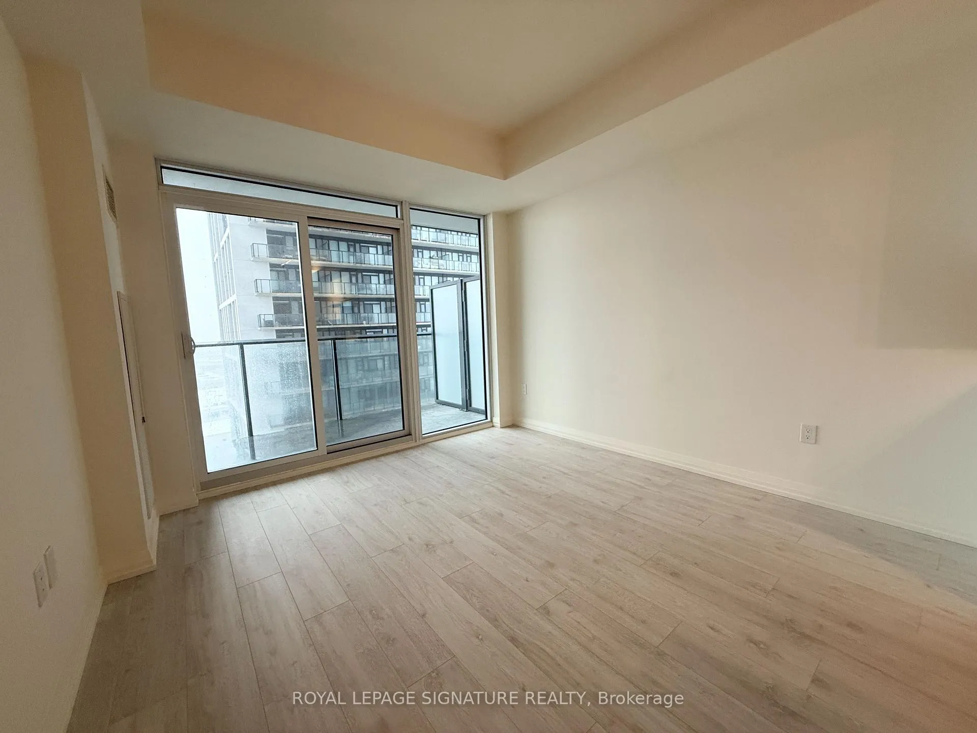 Photo 6 of Unit 1412, 27 Korda Gate, Vaughan, Vellore Village — HOMEH