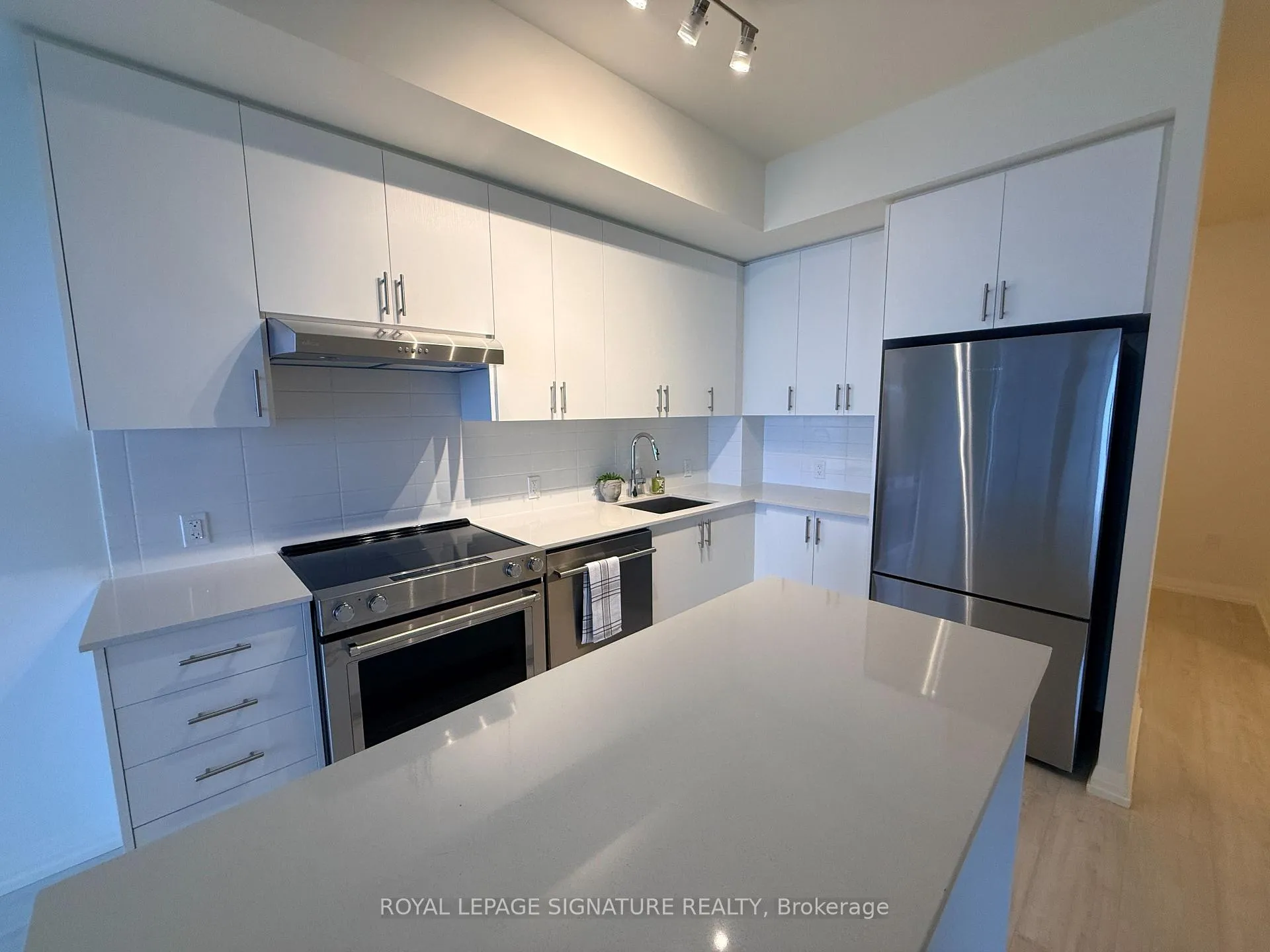 Photo 7 of Unit 1412, 27 Korda Gate, Vaughan, Vellore Village — HOMEH