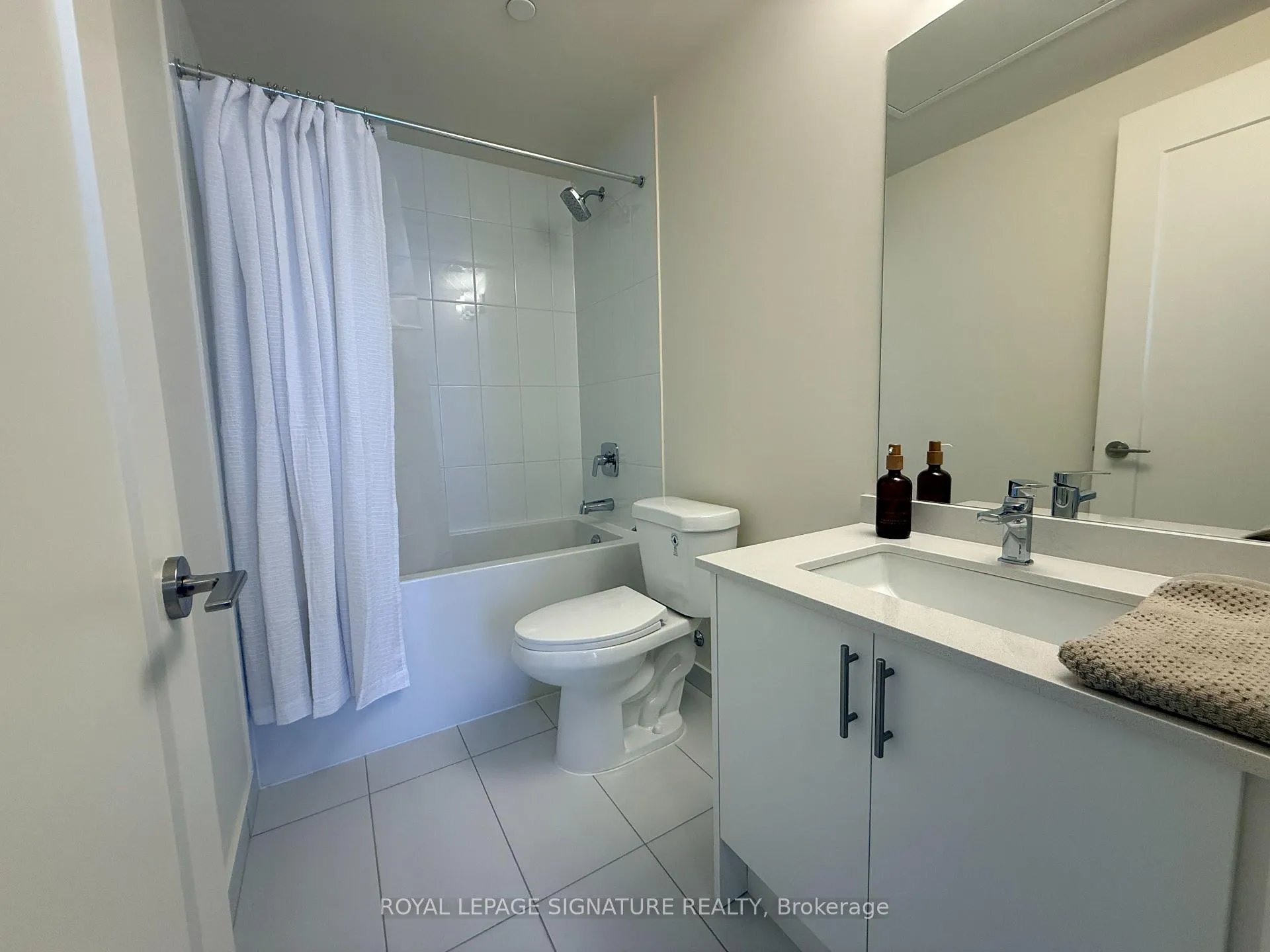 Photo 11 of Unit 1412, 27 Korda Gate, Vaughan, Vellore Village — HOMEH