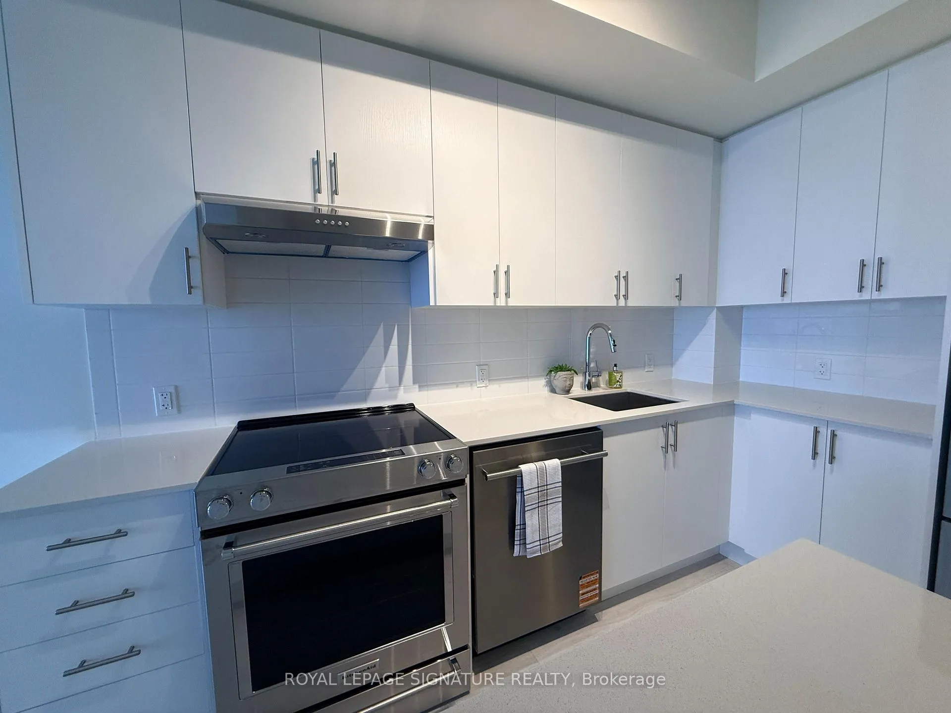 Photo 14 of Unit 1412, 27 Korda Gate, Vaughan, Vellore Village — HOMEH