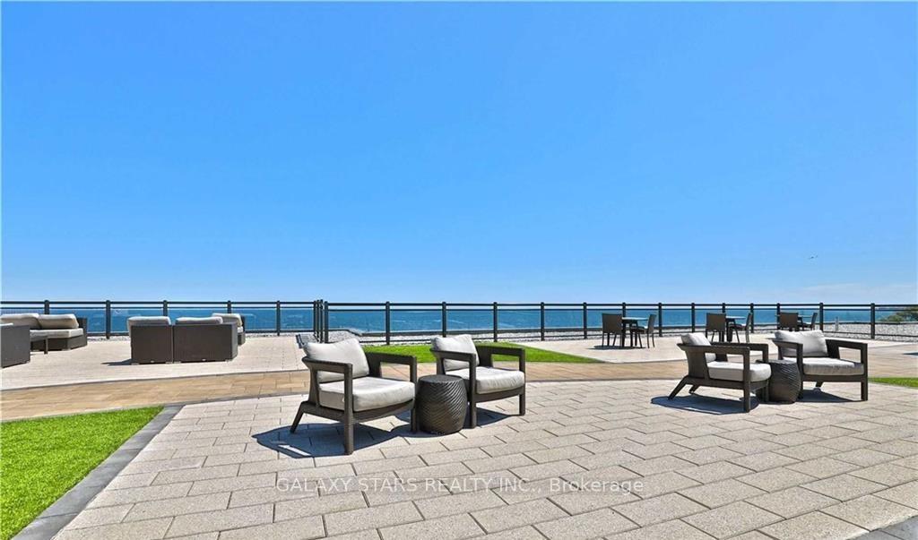 Front of Unit 114, 35 Southshore Crescent