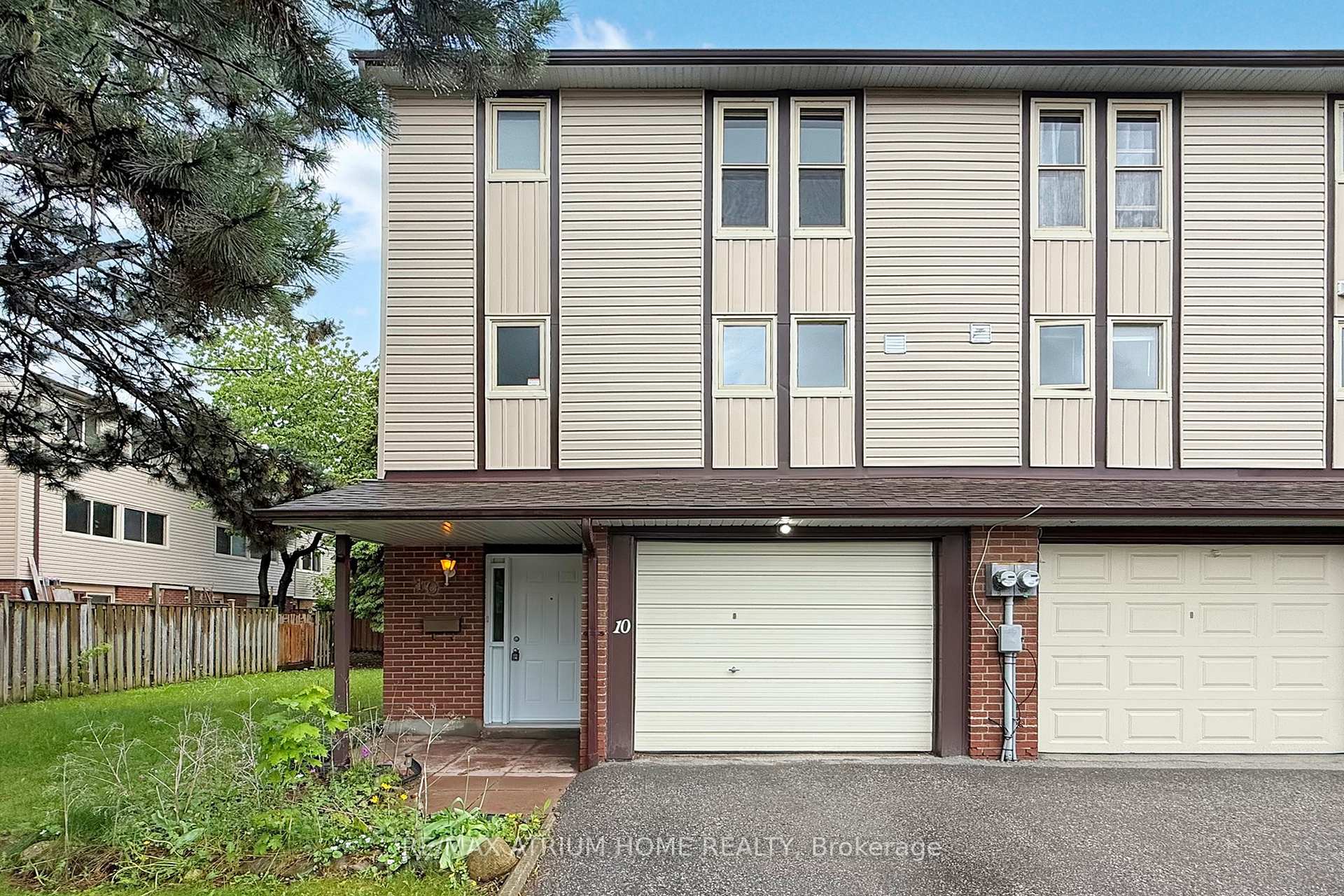 Front of 10 Townsend Road