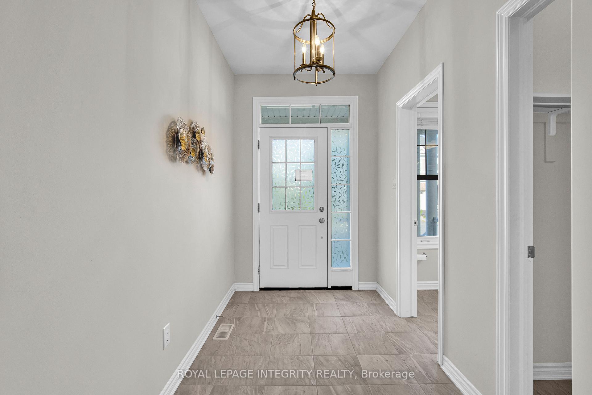 Photo 4 of 187 Lamprey Street, Ottawa, Barrhaven - Half Moon Bay — HOMEH