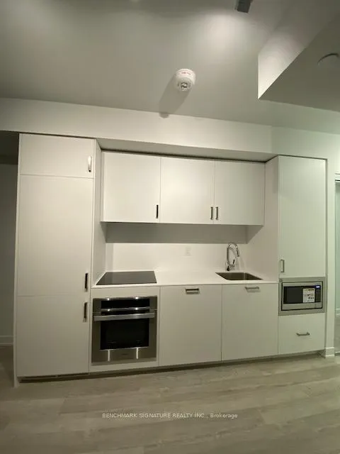 Front of Unit 2006, 88 Queen Street E