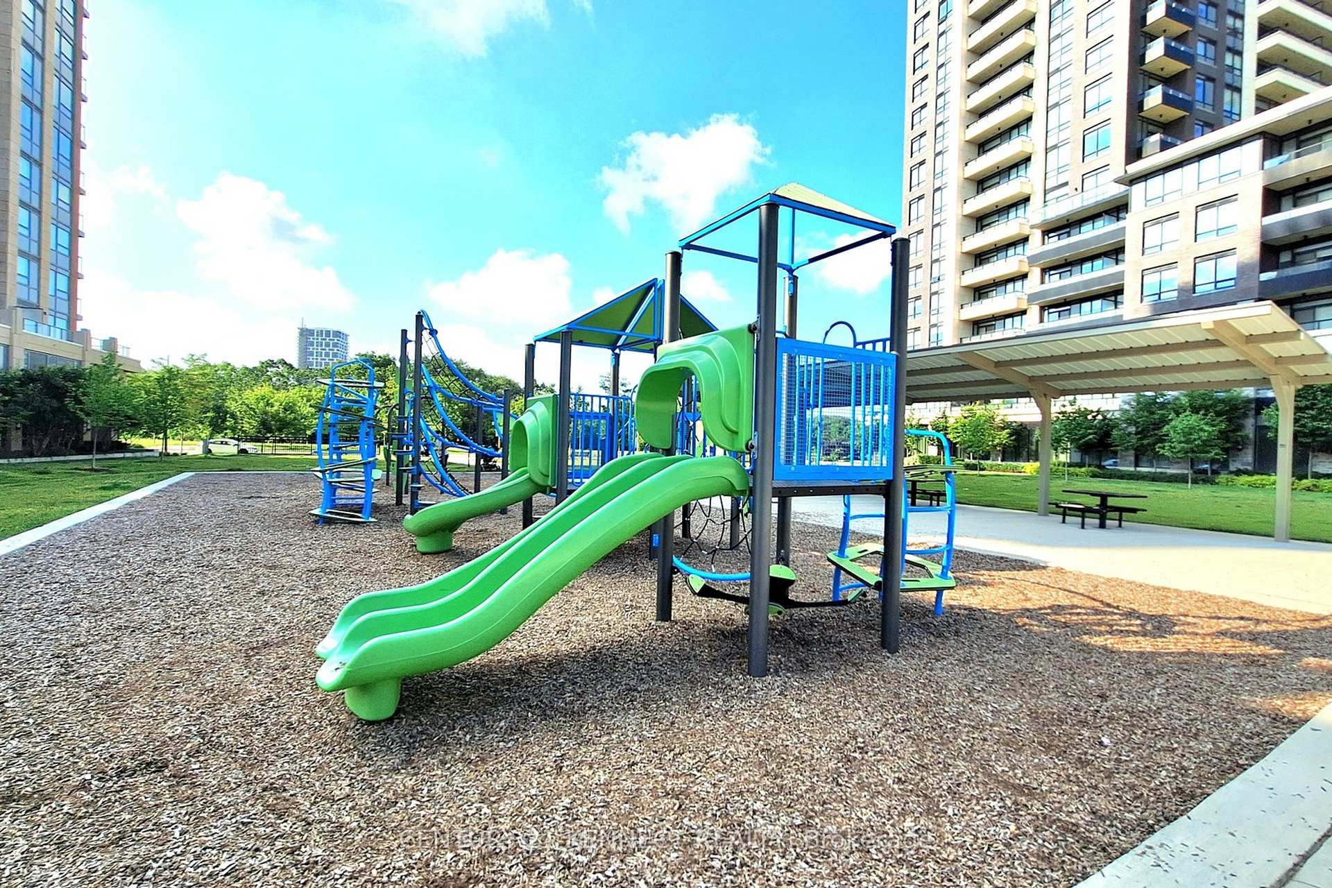 Photo 38 of Unit 621, 25 Water Walk Drive, Markham, Unionville — HOMEH