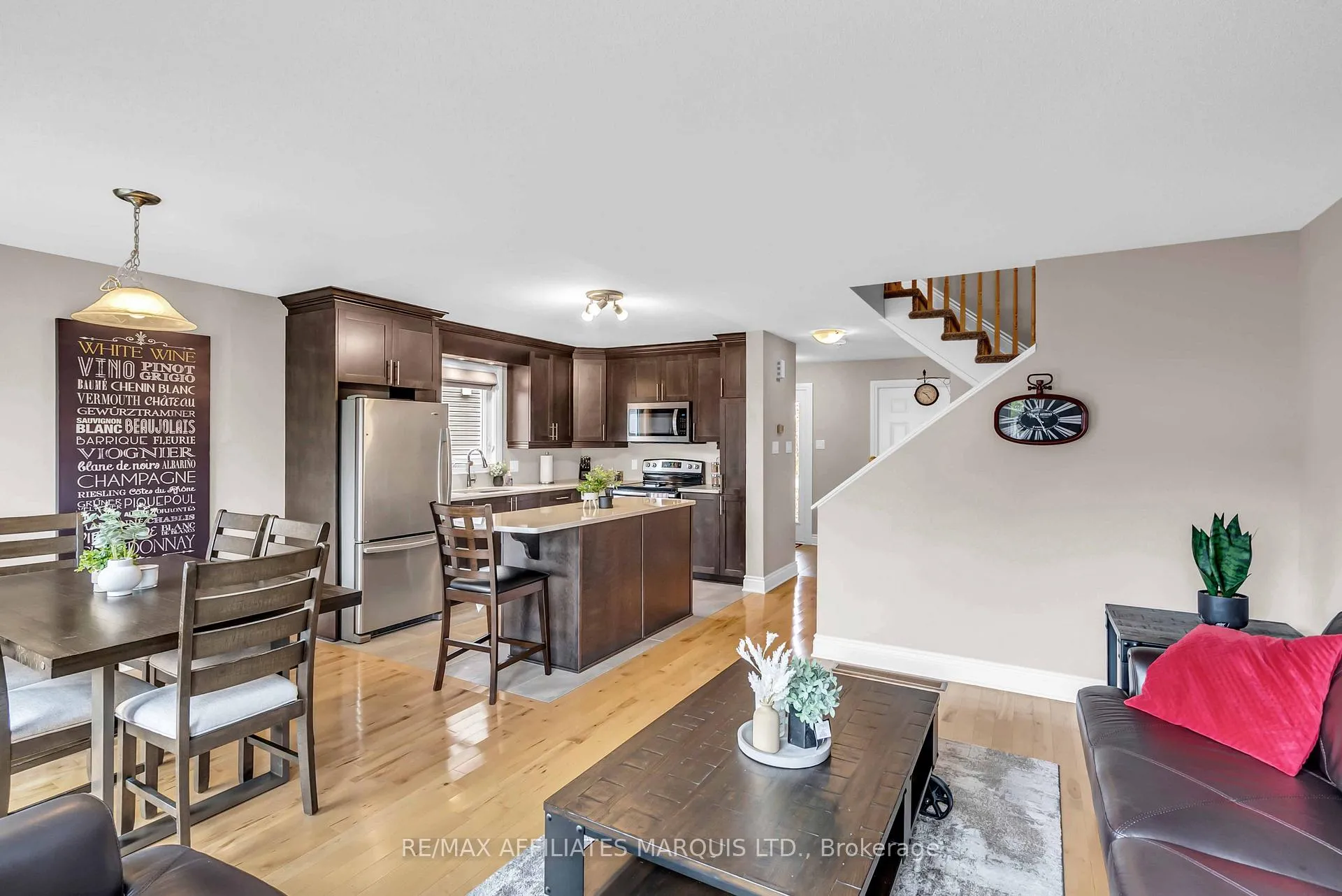 Photo 2 of 1101 Clement Court, Cornwall — HOMEH