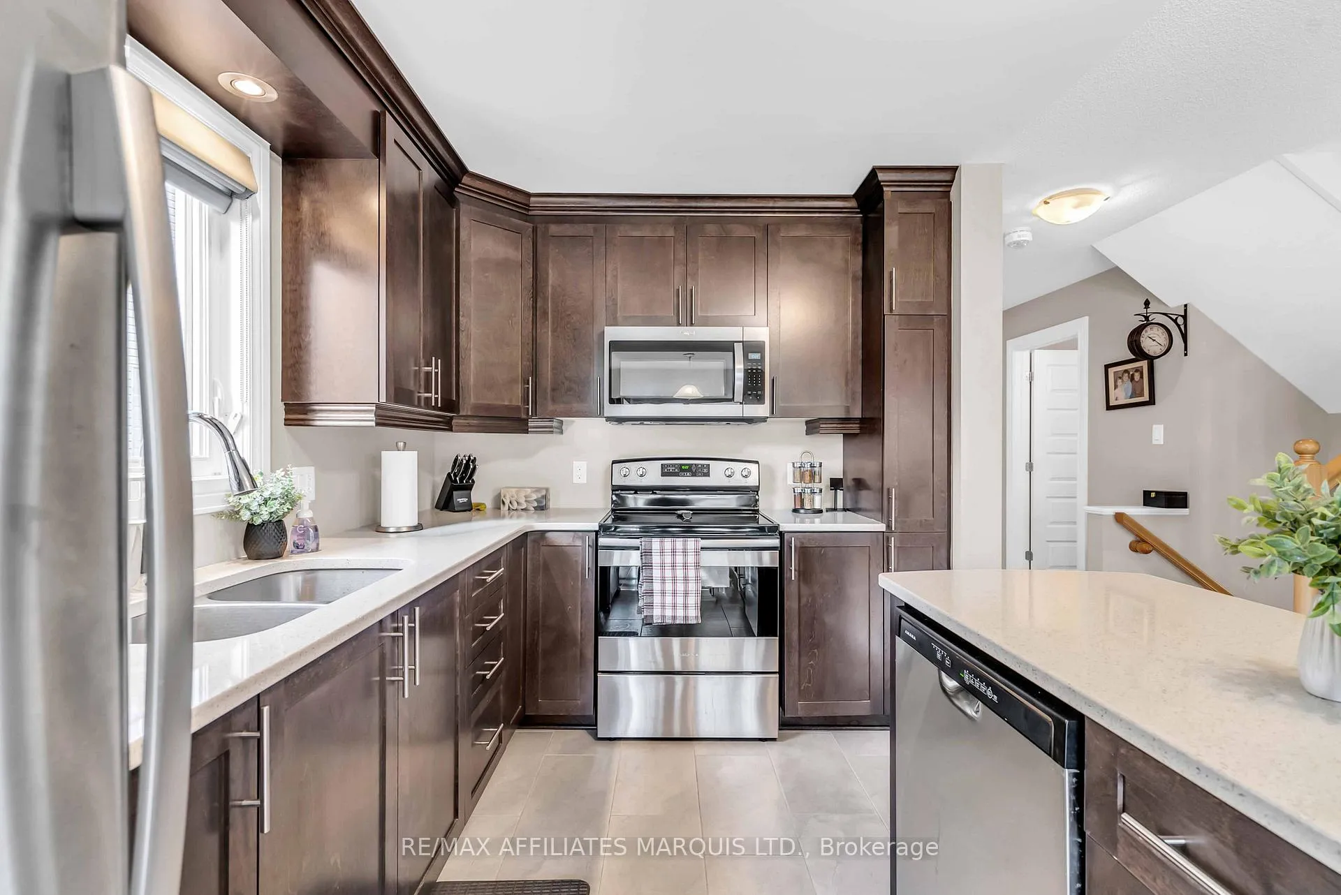 Photo 4 of 1101 Clement Court, Cornwall — HOMEH