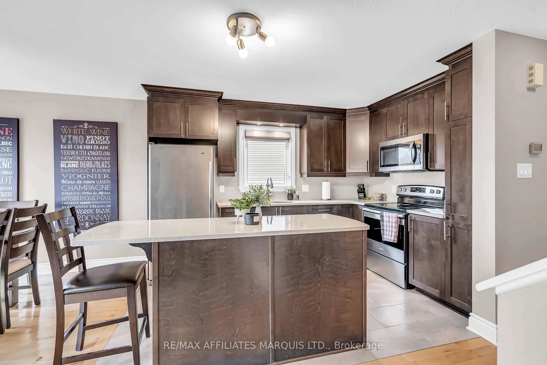 Photo 7 of 1101 Clement Court, Cornwall — HOMEH