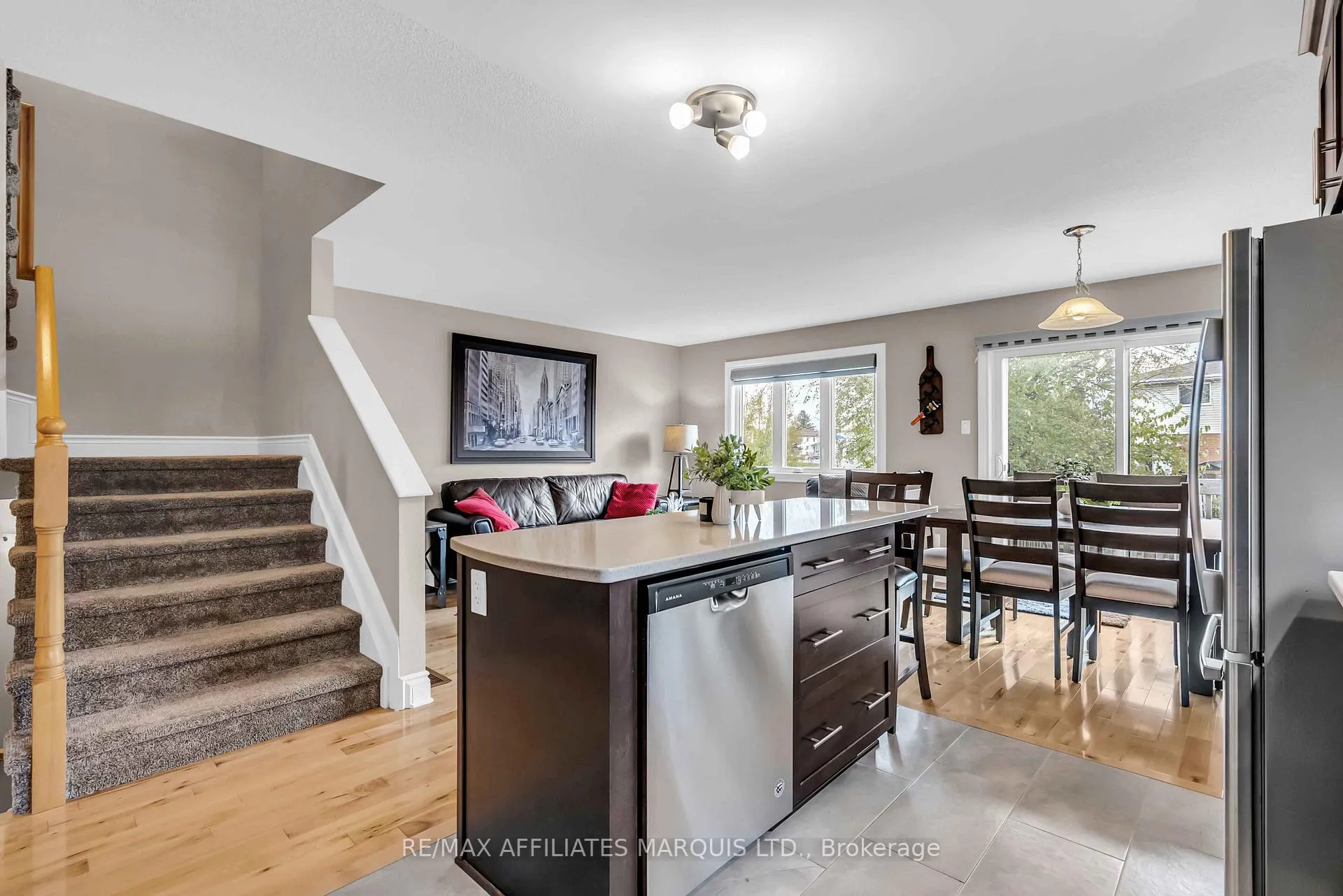 Photo 8 of 1101 Clement Court, Cornwall — HOMEH