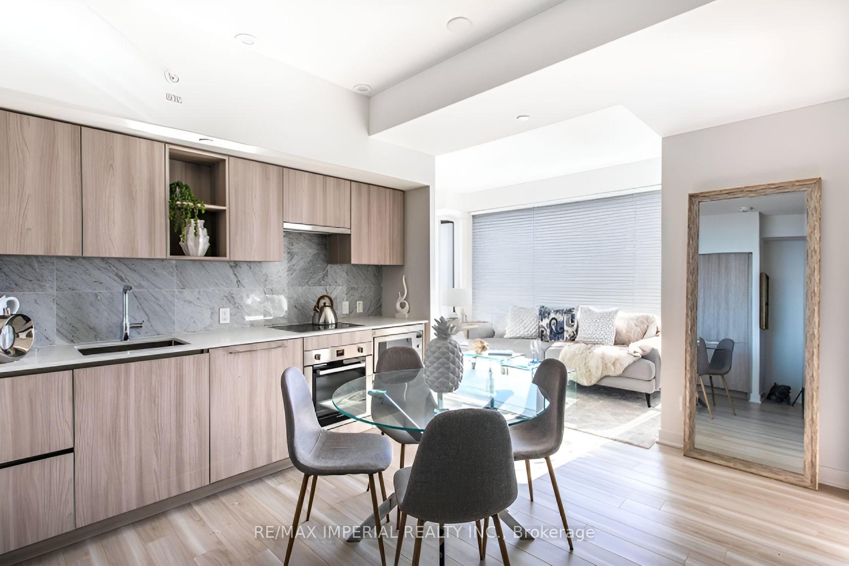 Front of Unit 611, 19 Bathurst Street