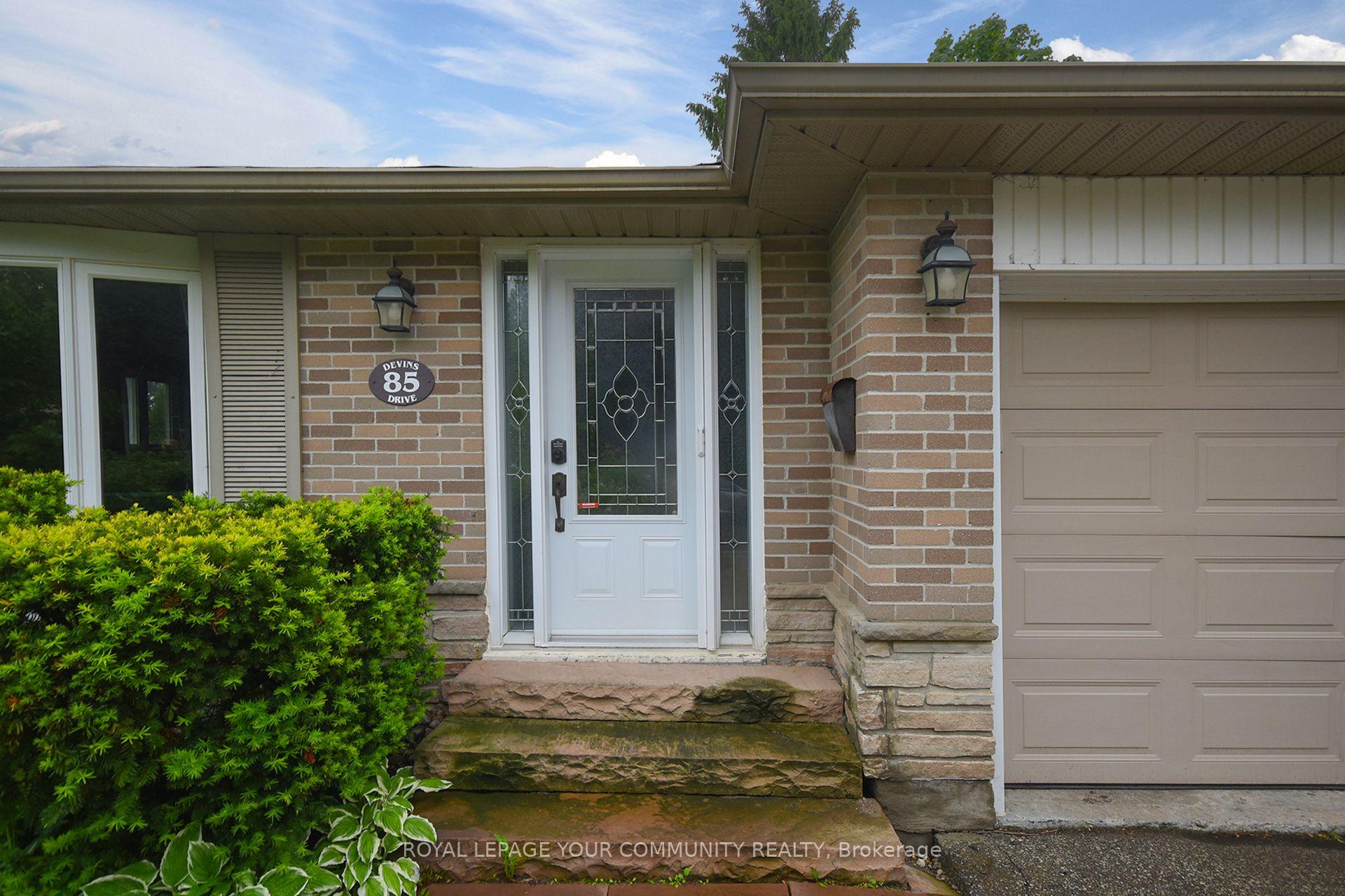 Photo 4 of 85 Devins Drive, Aurora, Aurora Heights — HOMEH