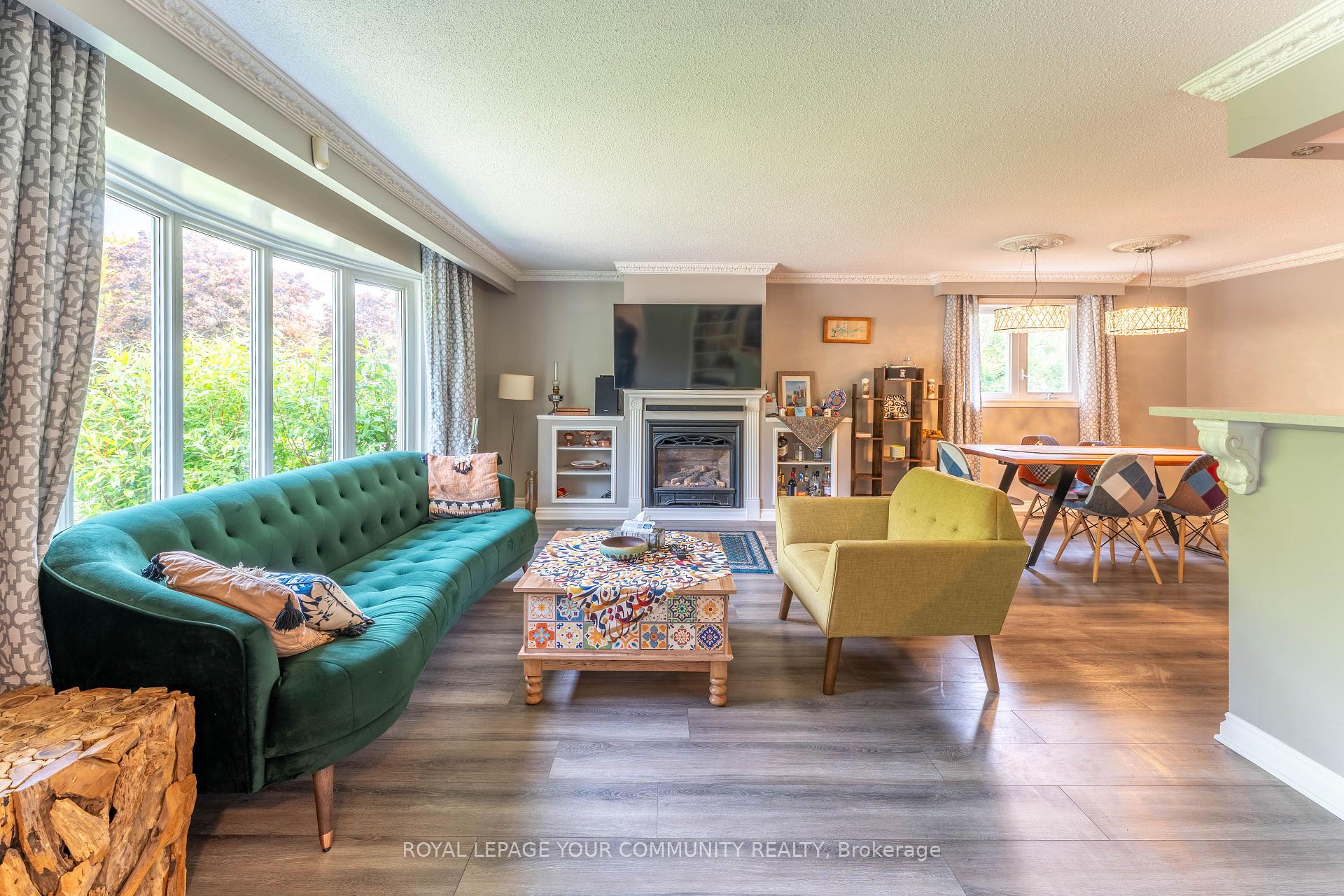 Photo 9 of 85 Devins Drive, Aurora, Aurora Heights — HOMEH