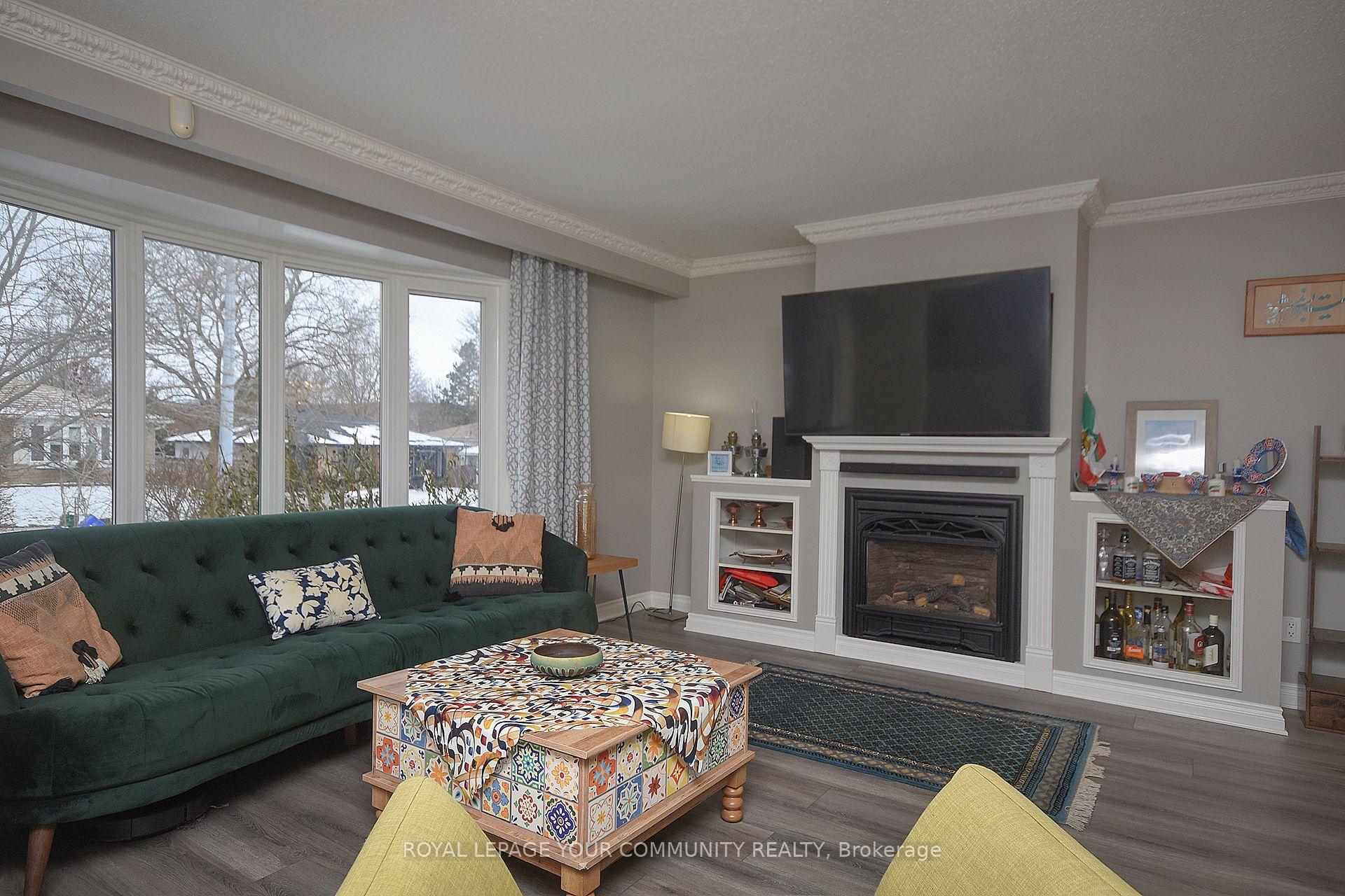 Photo 7 of 85 Devins Drive, Aurora, Aurora Heights — HOMEH