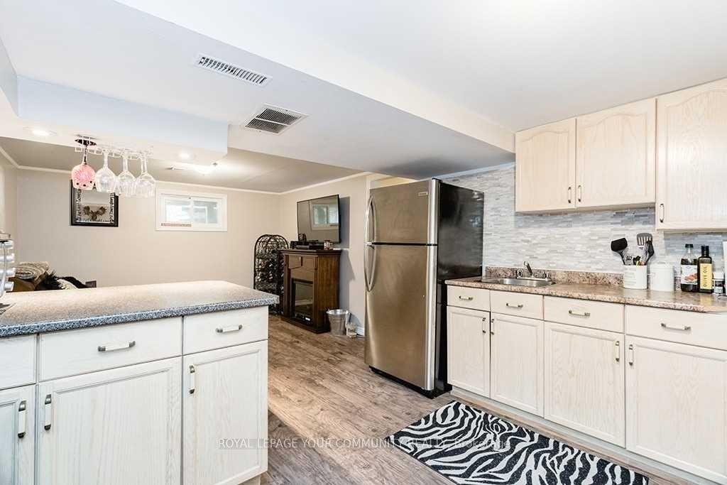 Photo 21 of 85 Devins Drive, Aurora, Aurora Heights — HOMEH