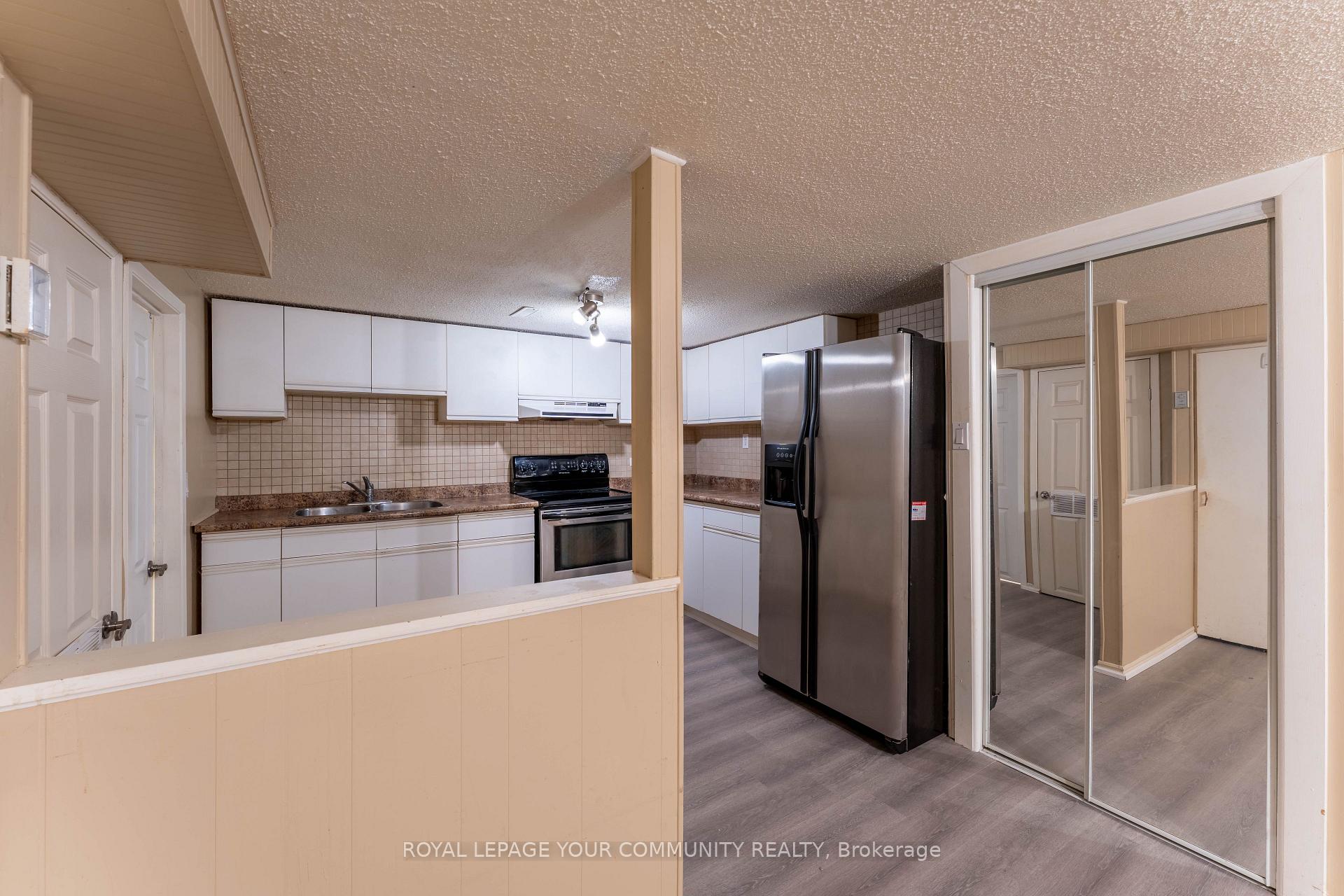 Photo 26 of 85 Devins Drive, Aurora, Aurora Heights — HOMEH
