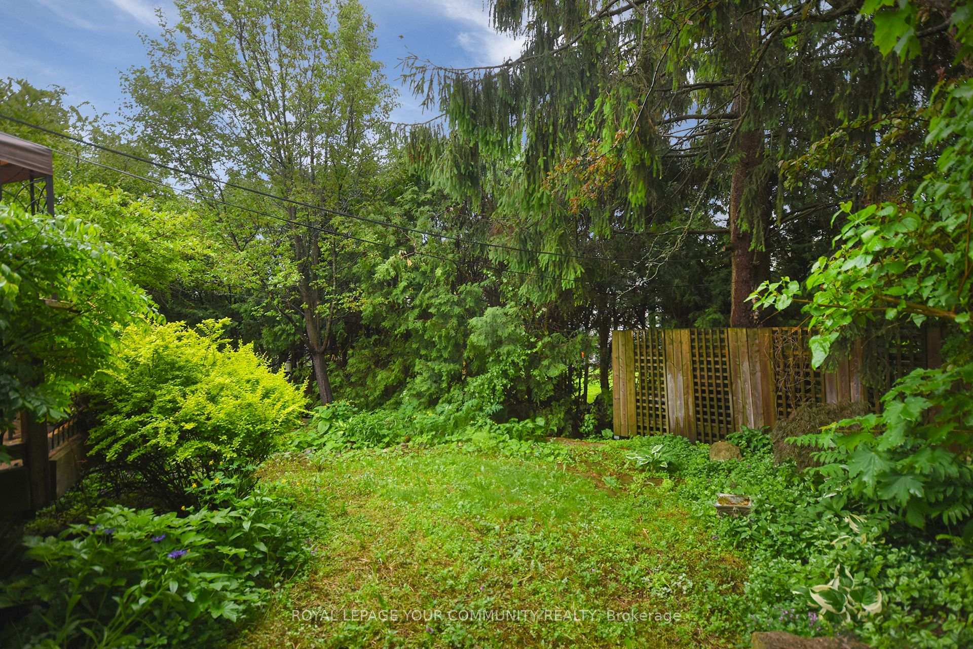 Photo 34 of 85 Devins Drive, Aurora, Aurora Heights — HOMEH