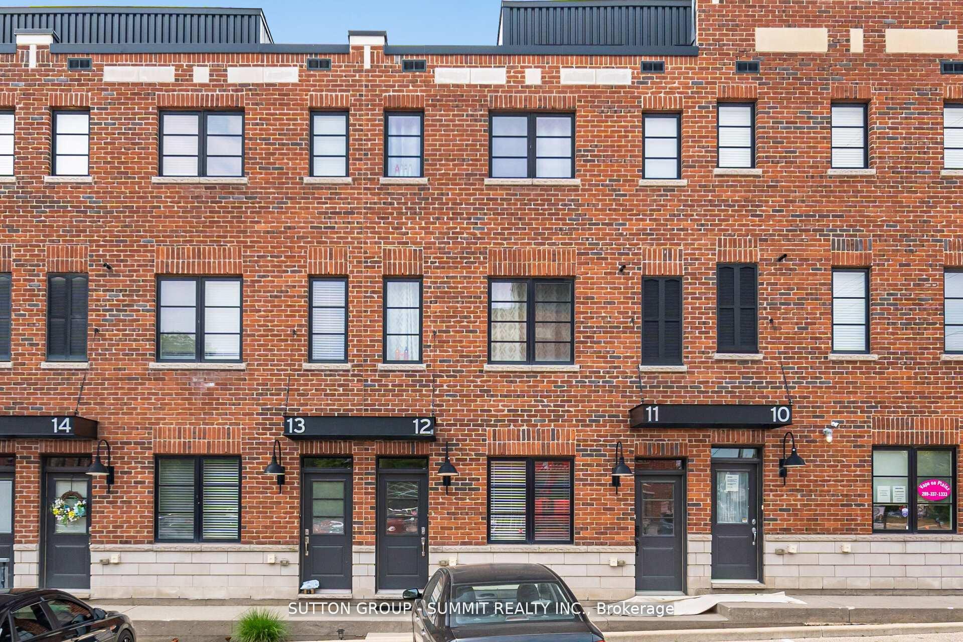 Front of Unit 12, 70 Plains Road W