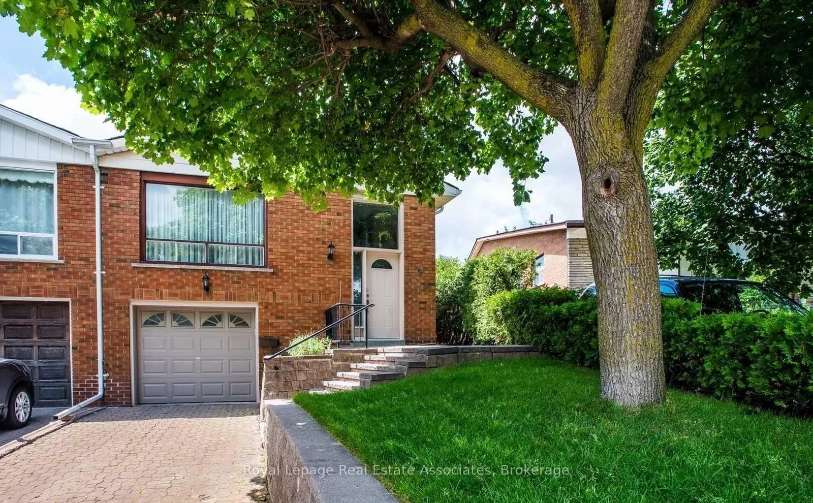 Photo 1 of 9 Wilton Drive, Brampton, Brampton East — HOMEH